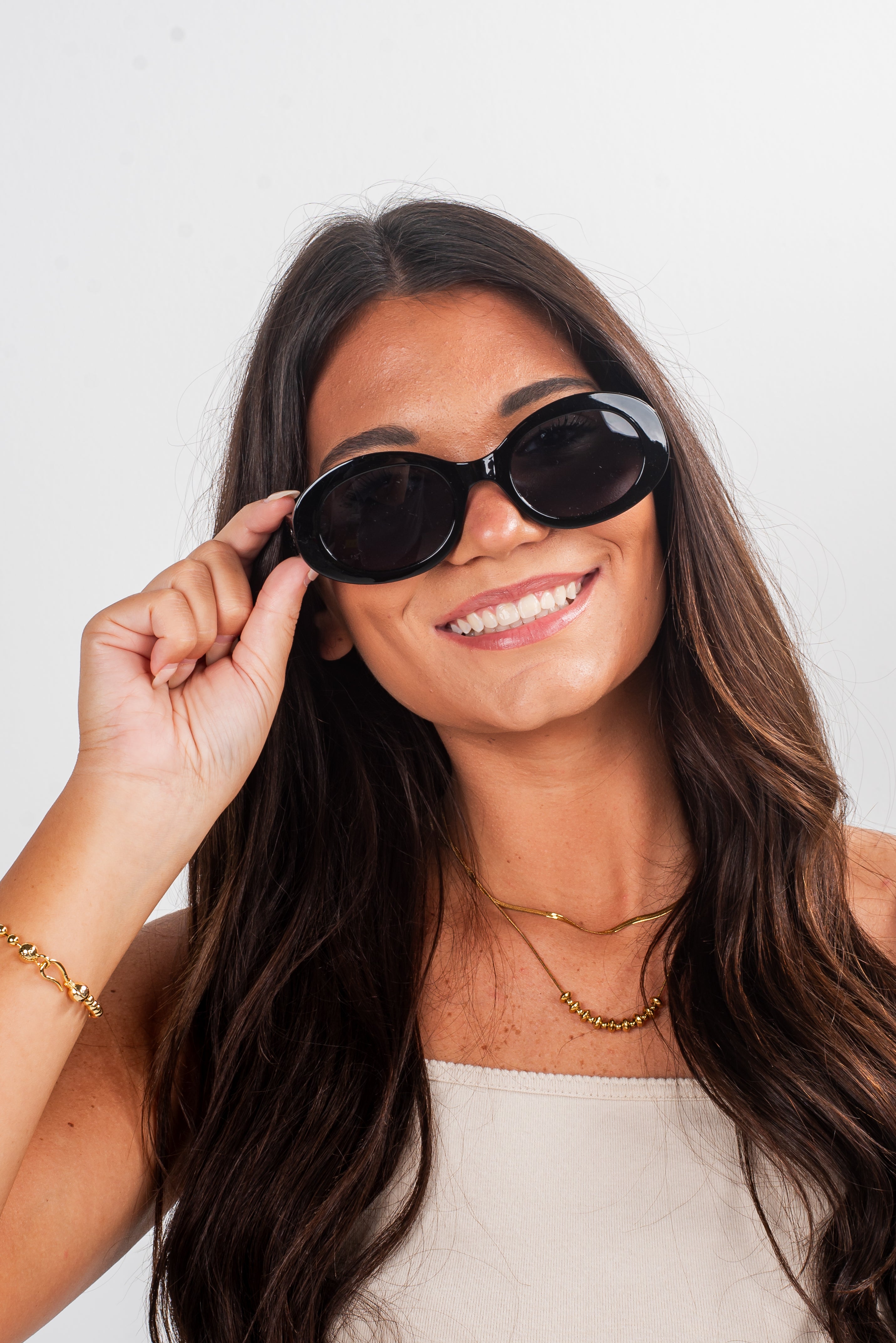 Trendy Acrylic Oval Sunglasses Women s Sunglasses DressUp Dress Up shaping-style-all-about-oval-sunglasses-for-women-lookeronline