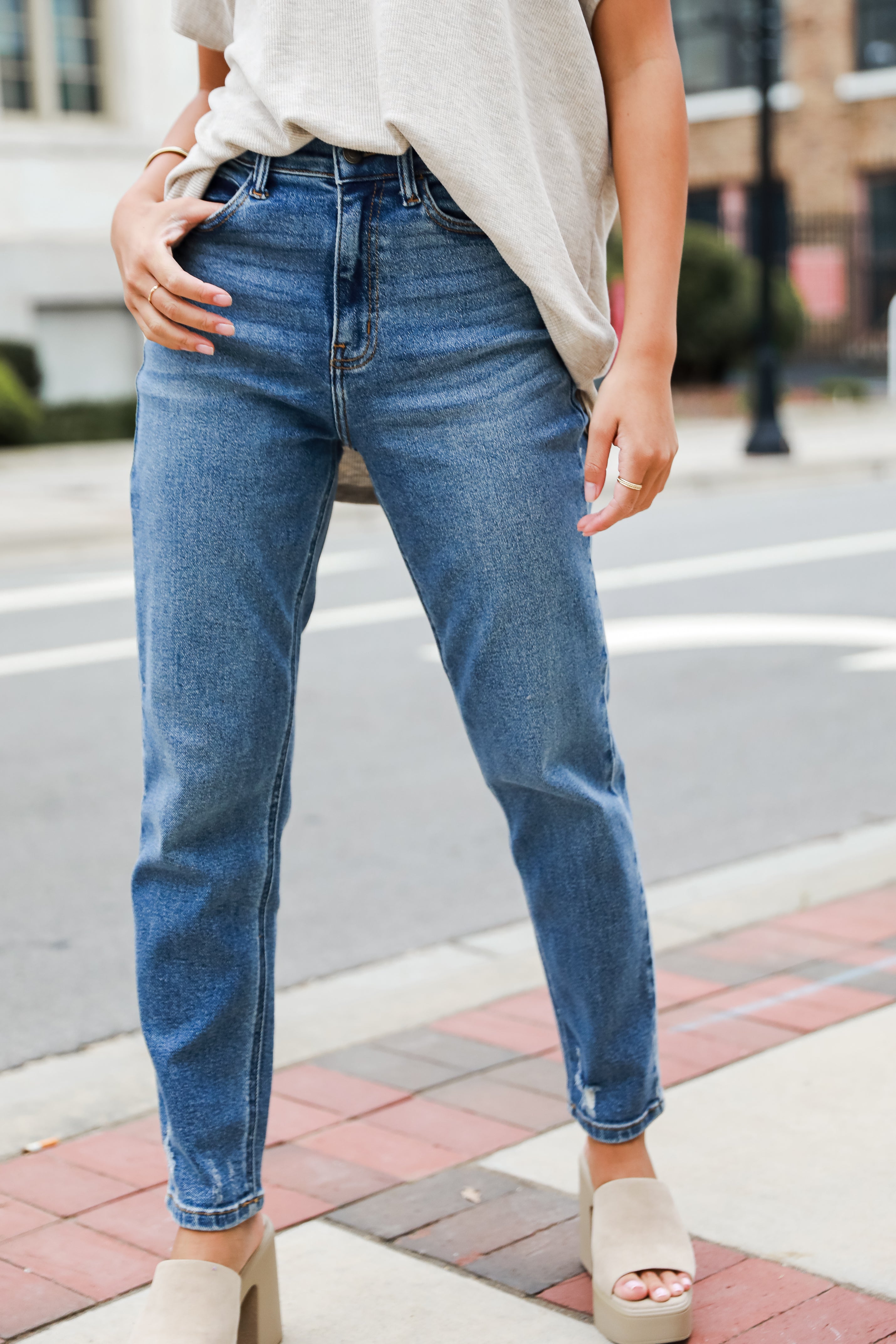 medium wash Mom Jeans