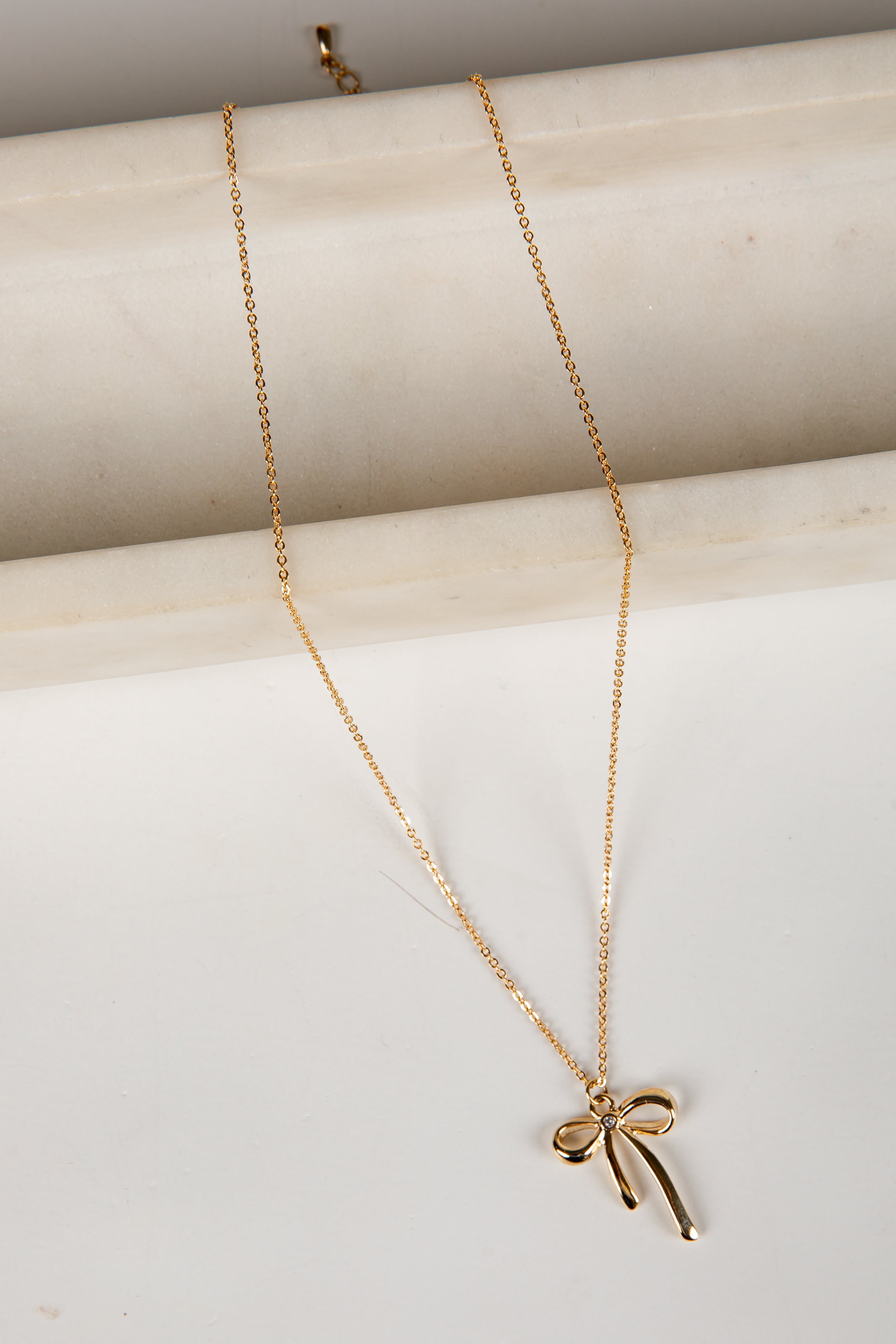 bow necklace