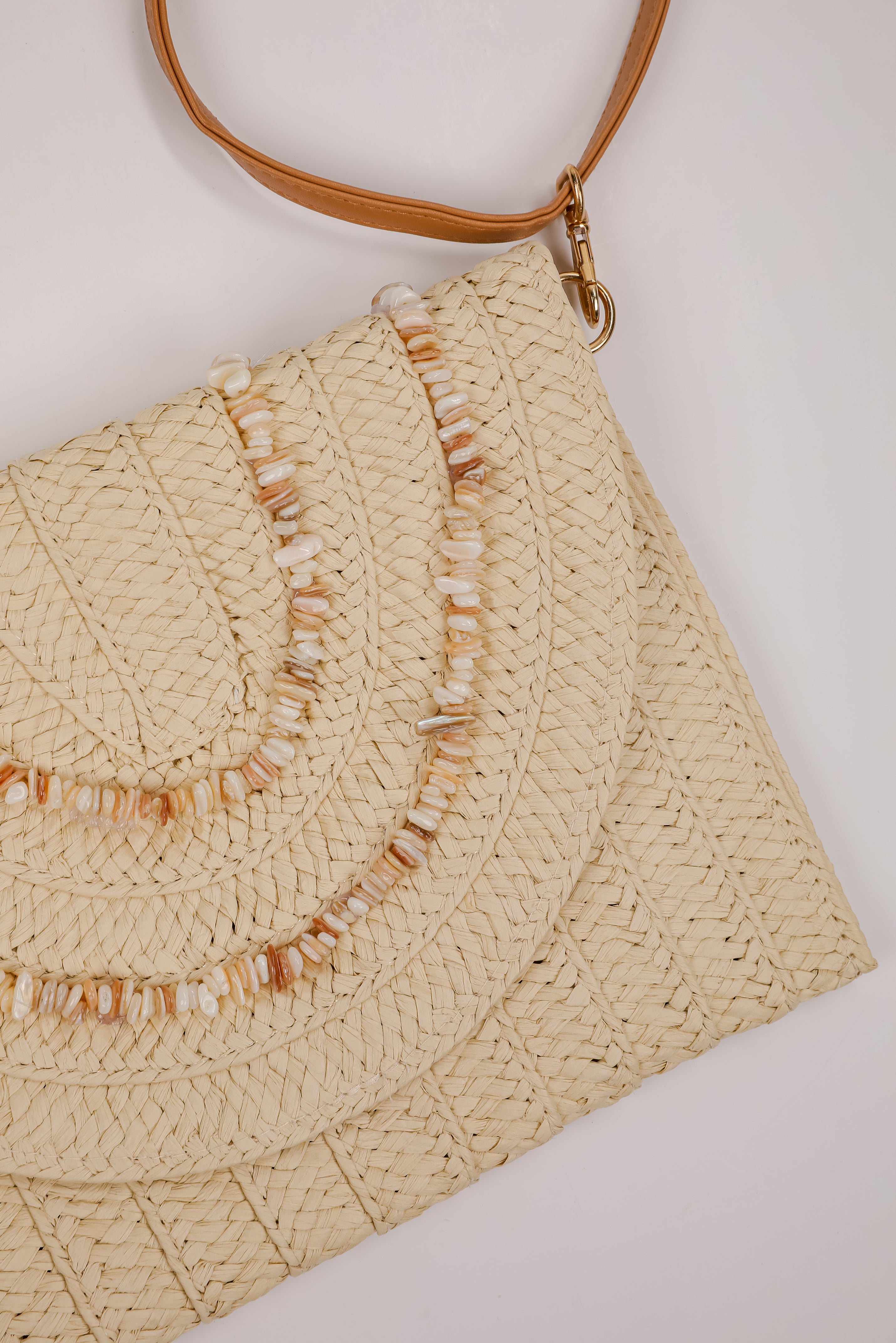 Sunkissed Glow Ivory Seashell Straw Clutch