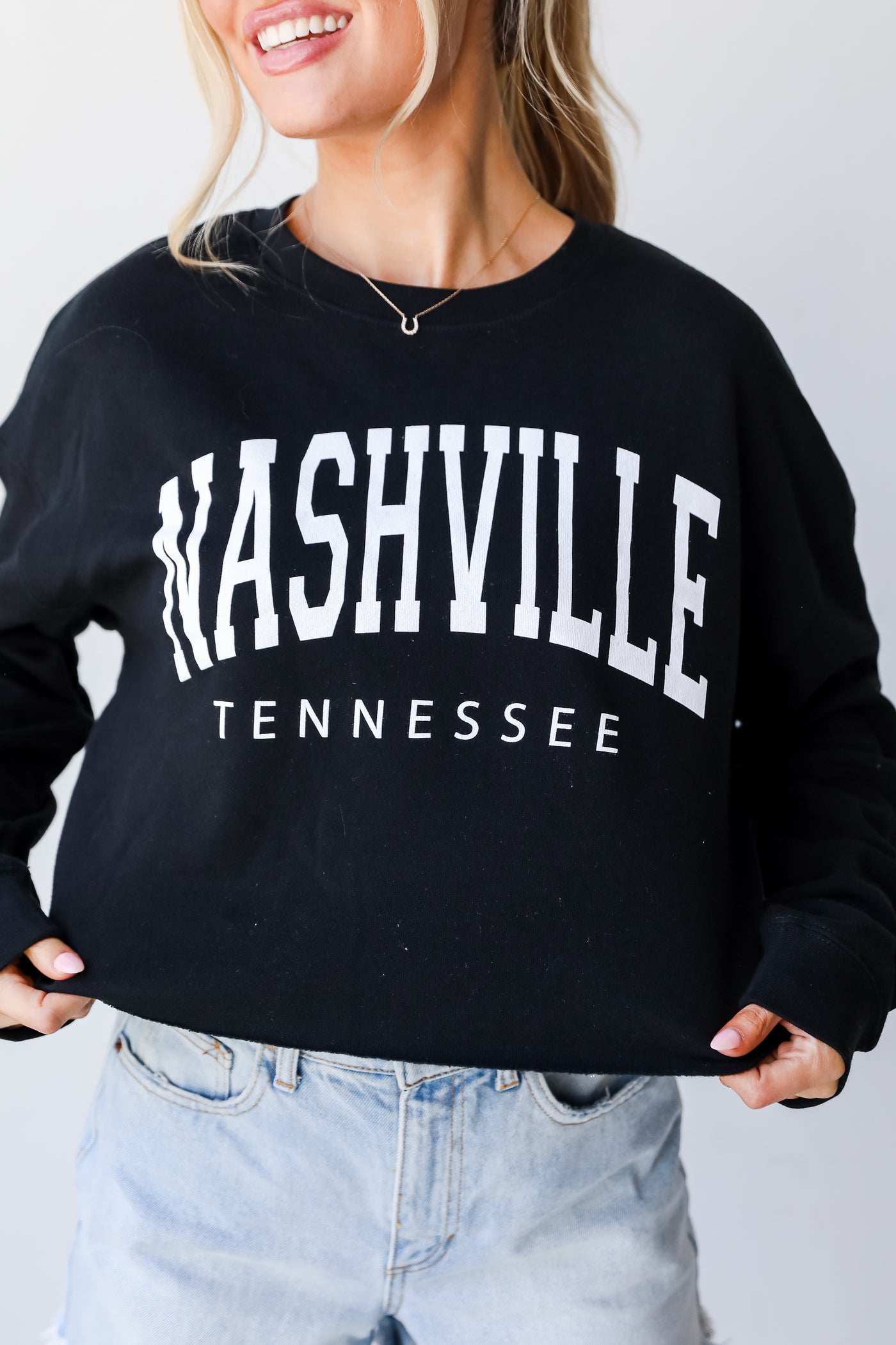 Black Nashville Tennessee Cropped Pullover on model