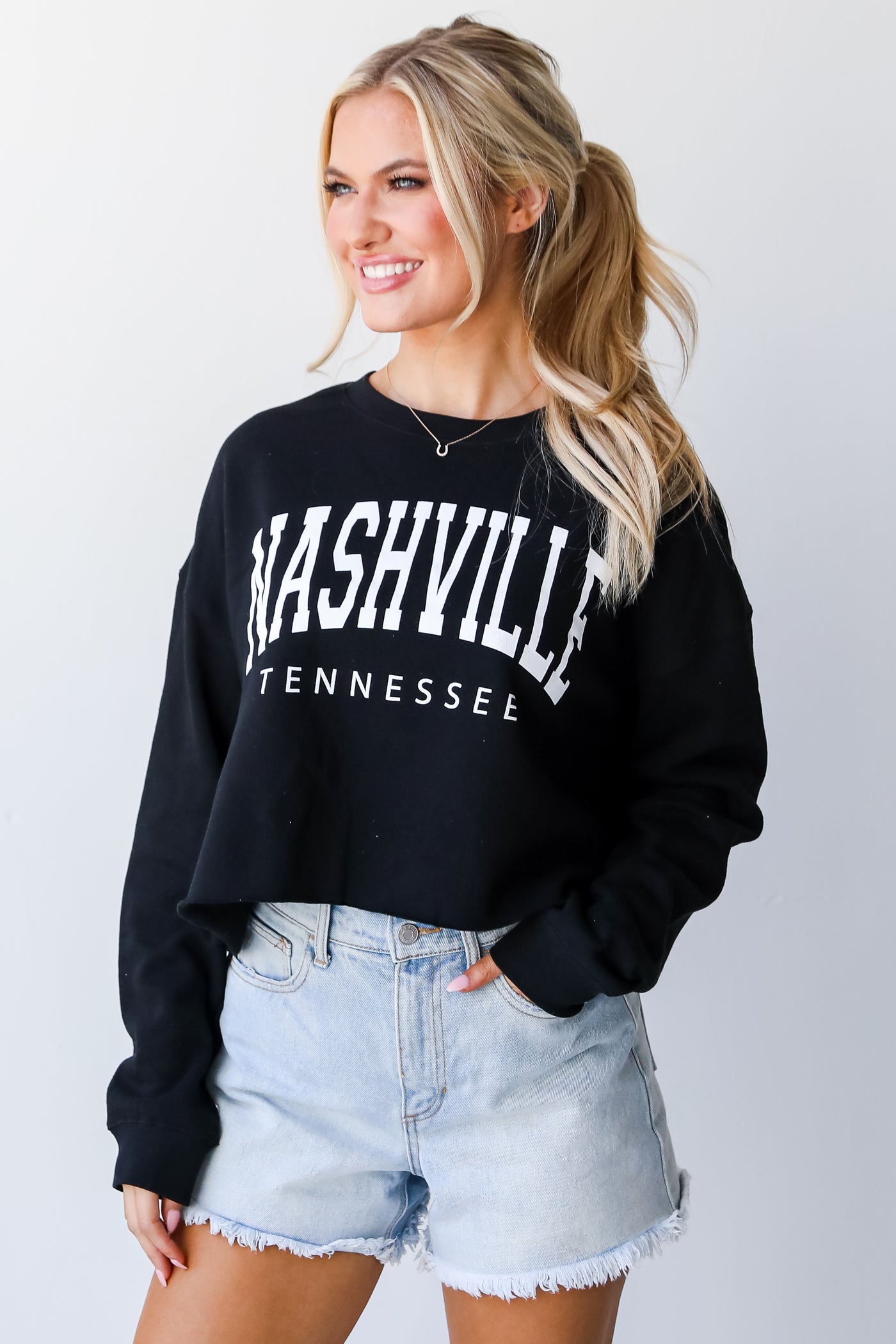 Black Nashville Tennessee Cropped Sweatshirt. Graphic Sweatshirt Pullover. Cropped Cozy Sweatshirt.