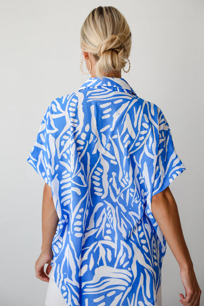 trendy tops for women in blue fun print from online boutique