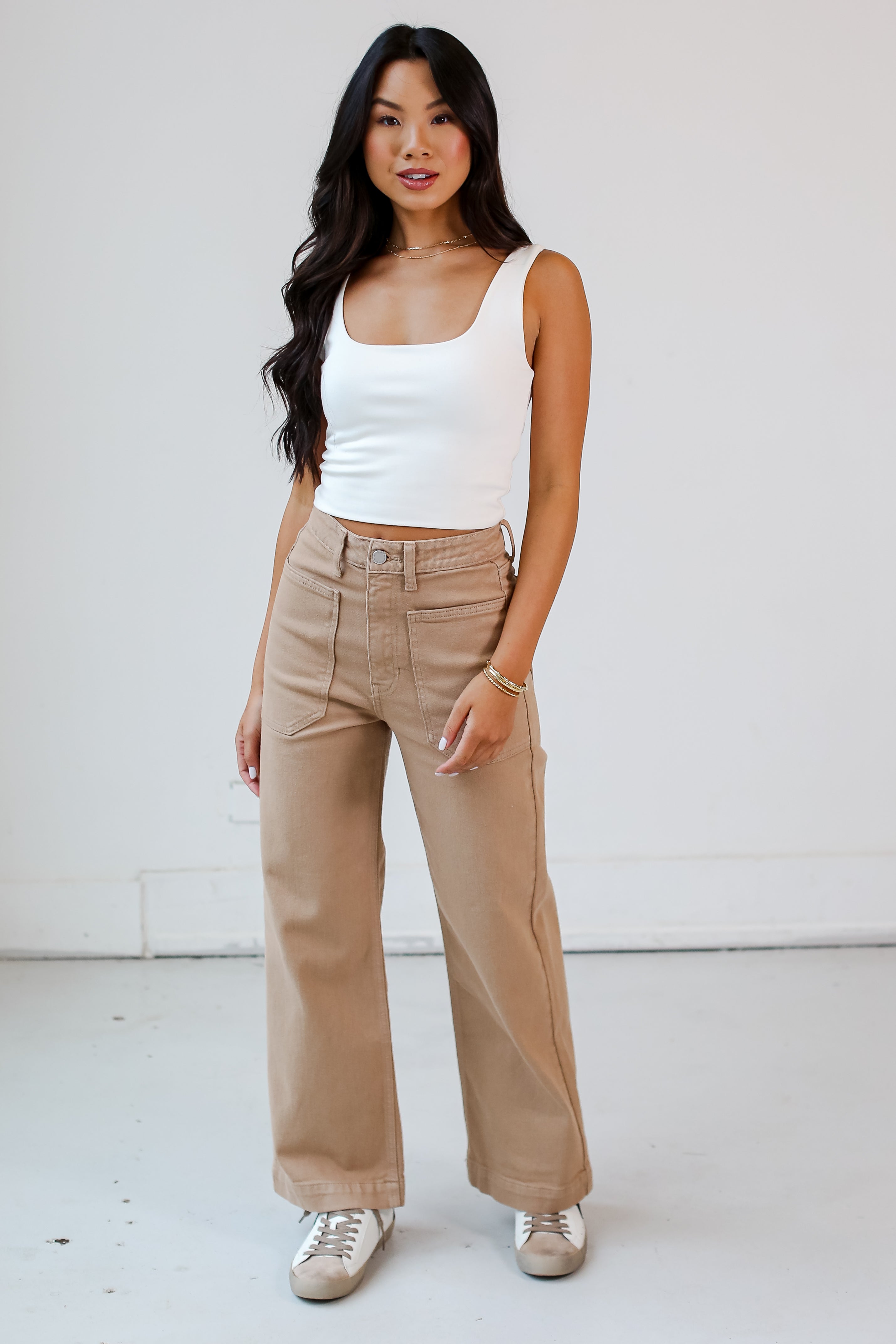 Taupe Wide Leg Jeans on dress up model