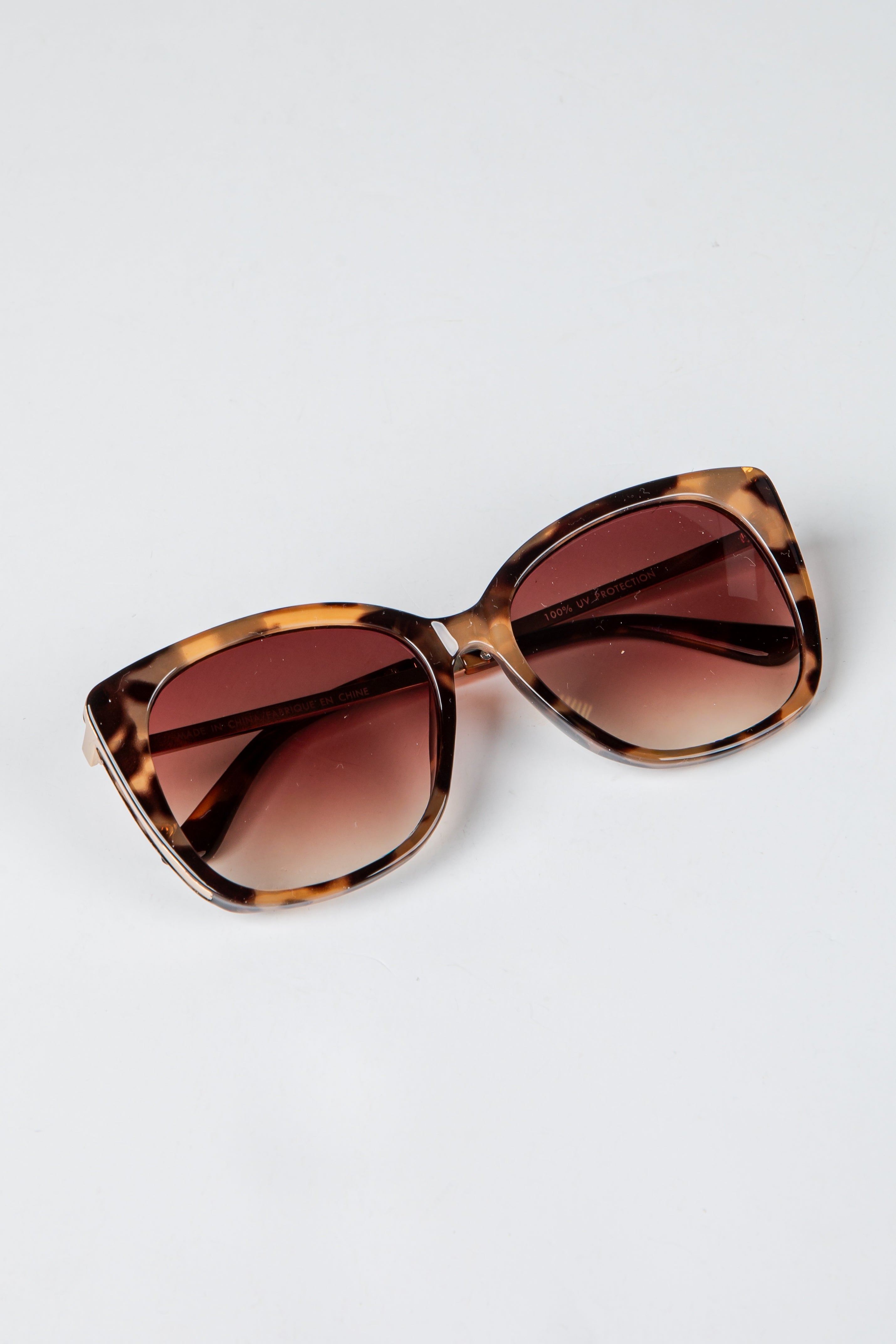 Trendy Square Oversized Sunglasses | Women display picture 3