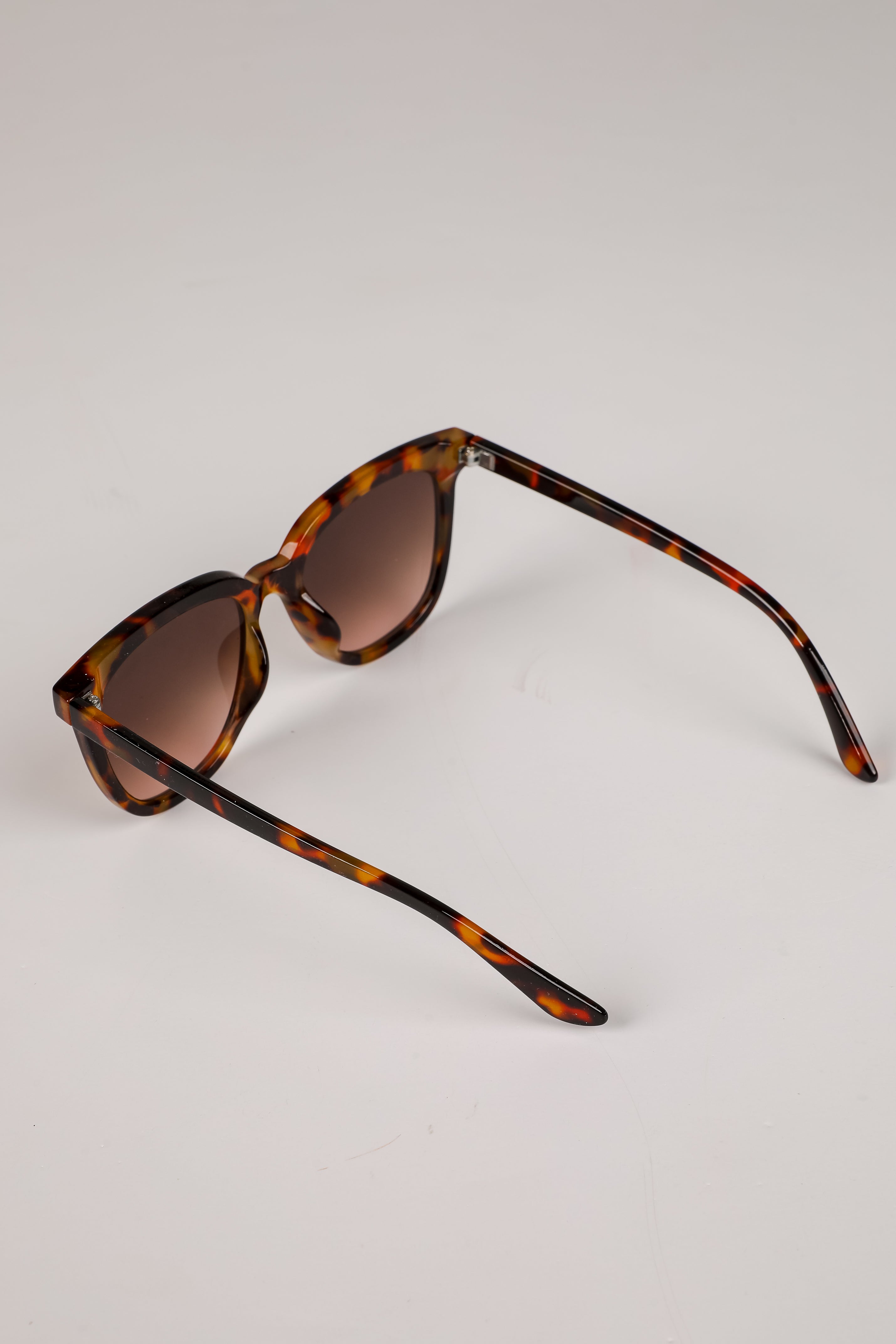 Glistening Lights Tortoise Round Sunglasses