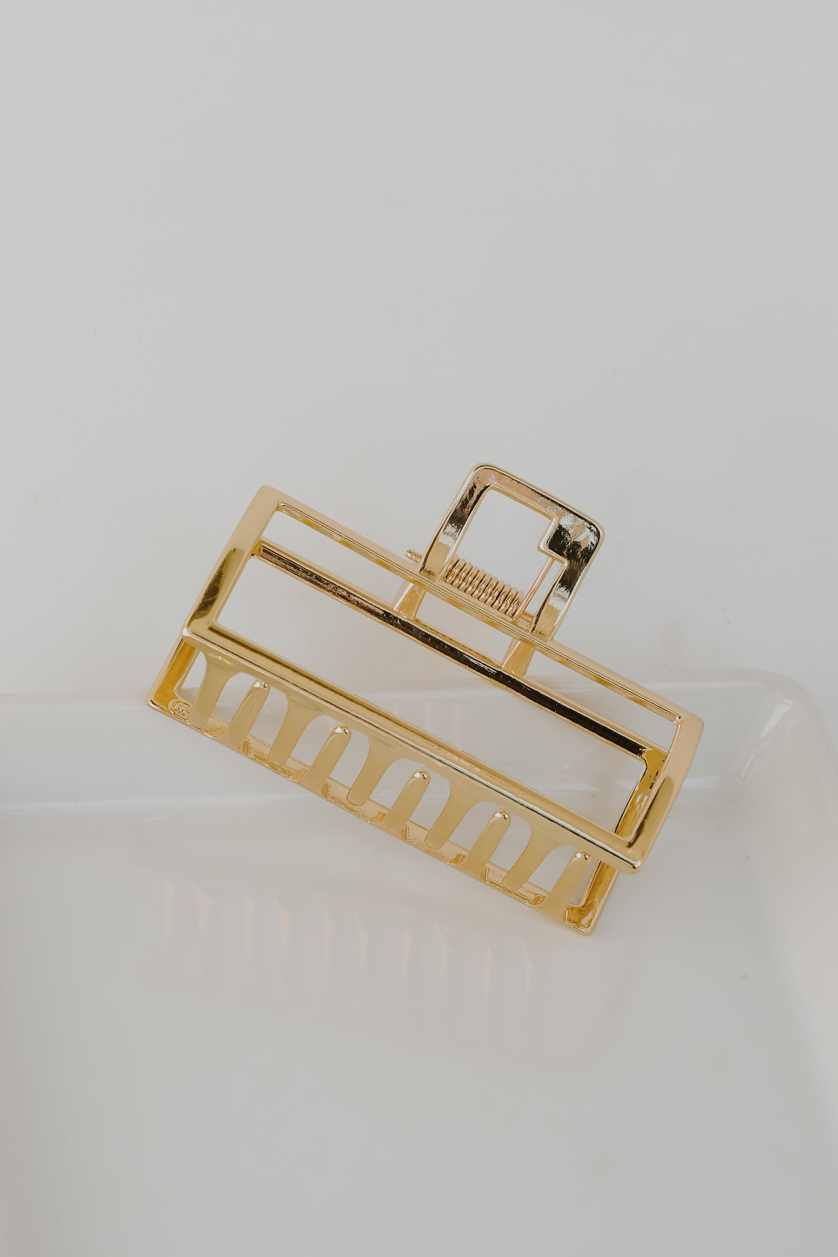 Gold Claw Hair Clip from dress up