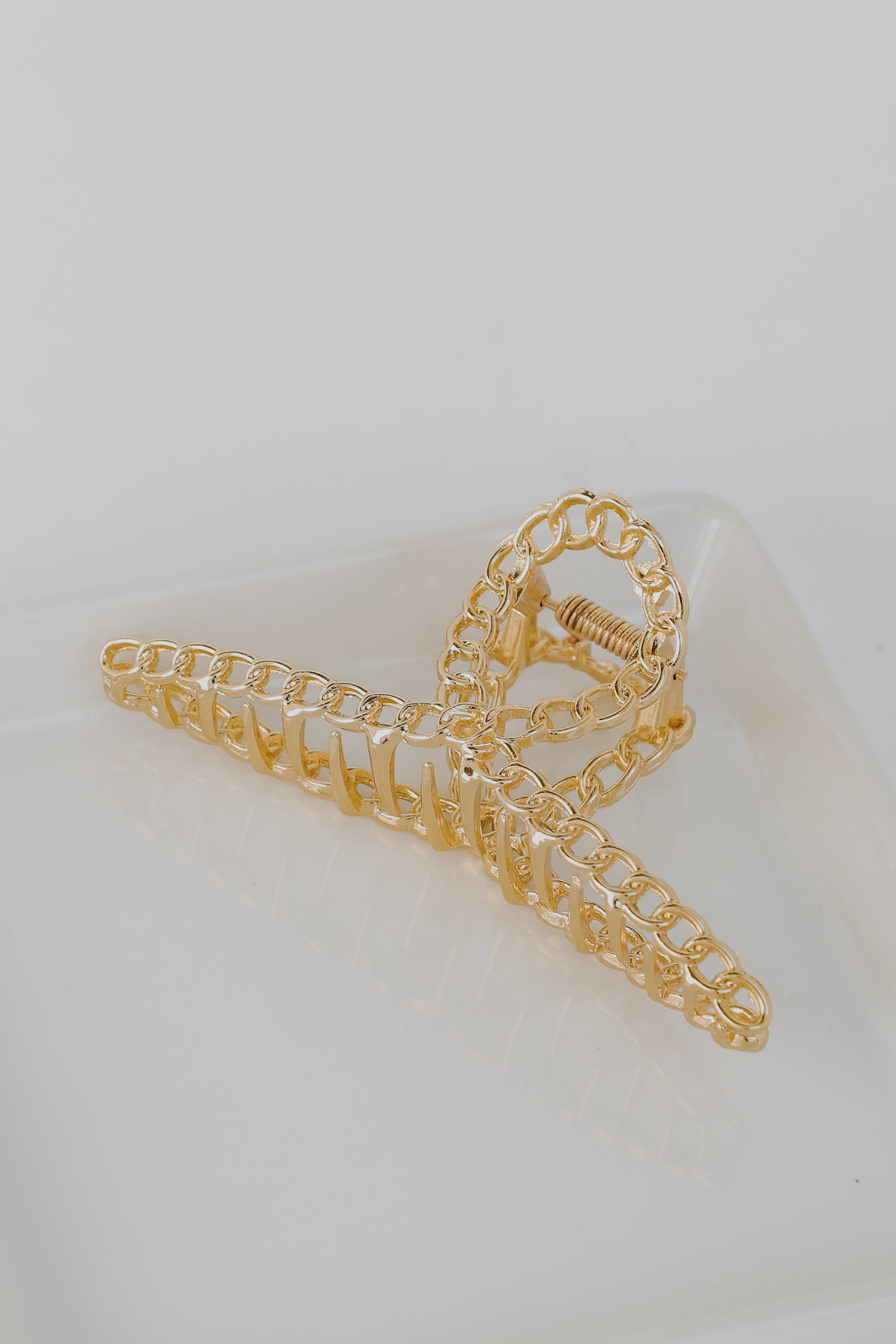 Gold Chainlink Claw Hair Clip from dress up