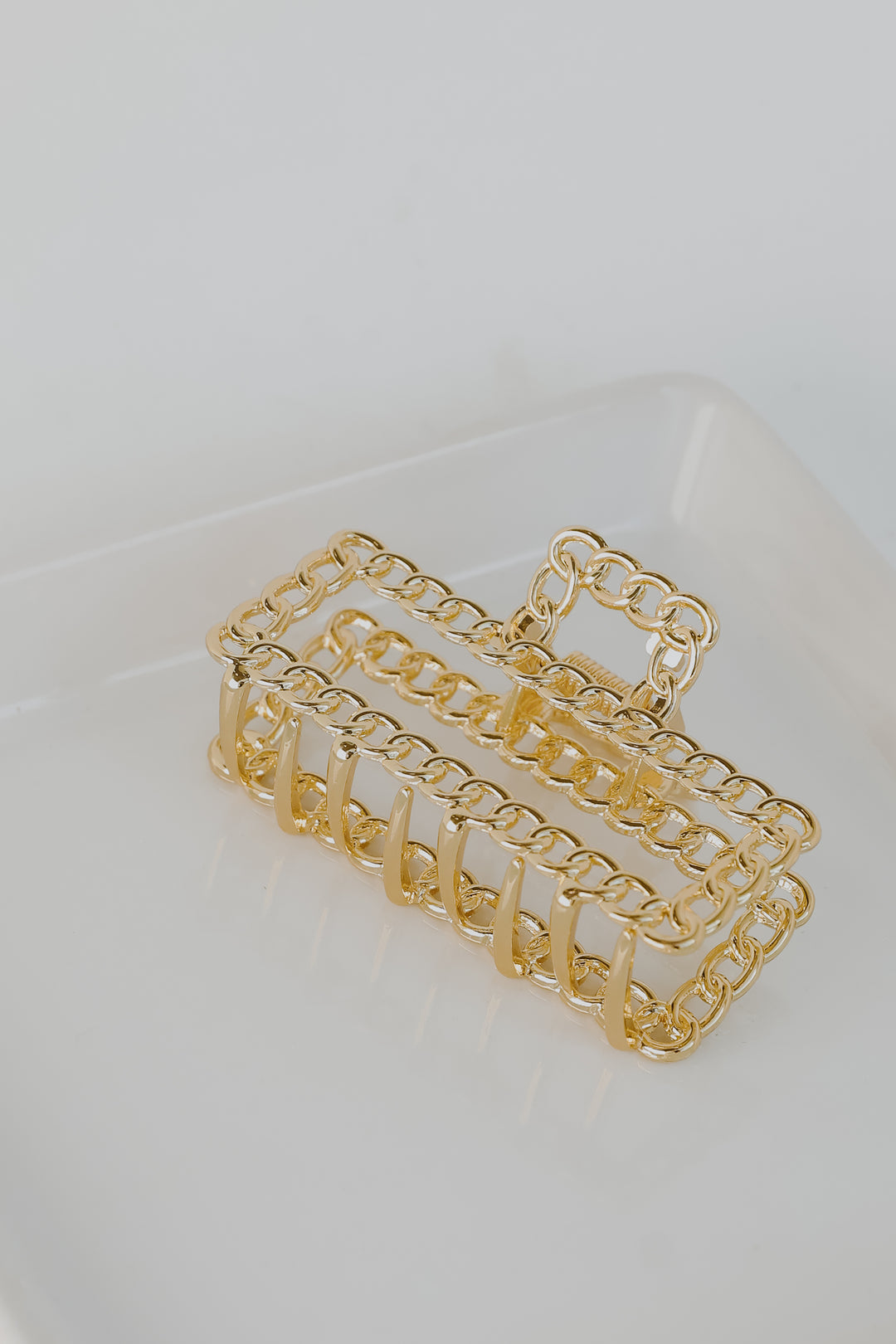Gold Chainlink Claw Hair Clip from dress up