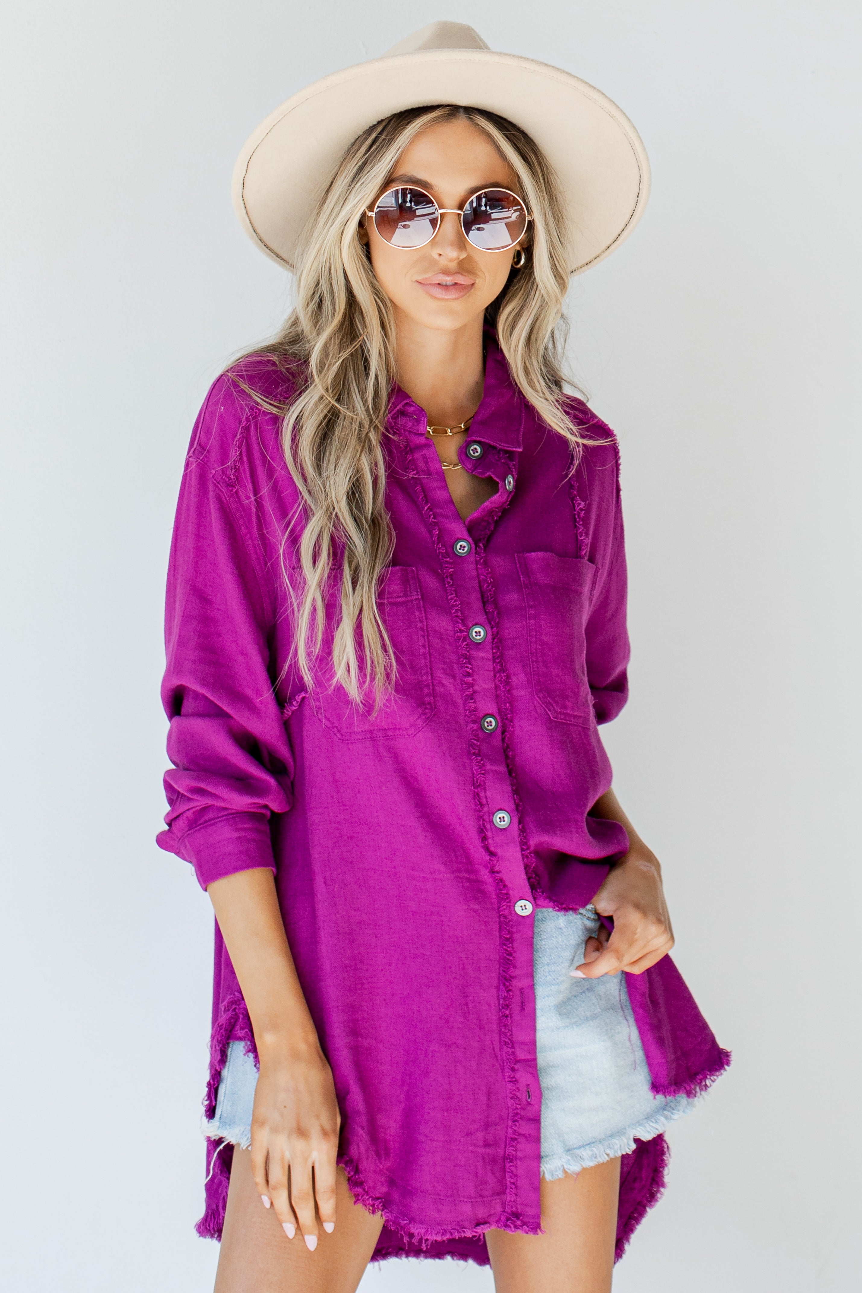 Linen Blouse in fuchsia on model