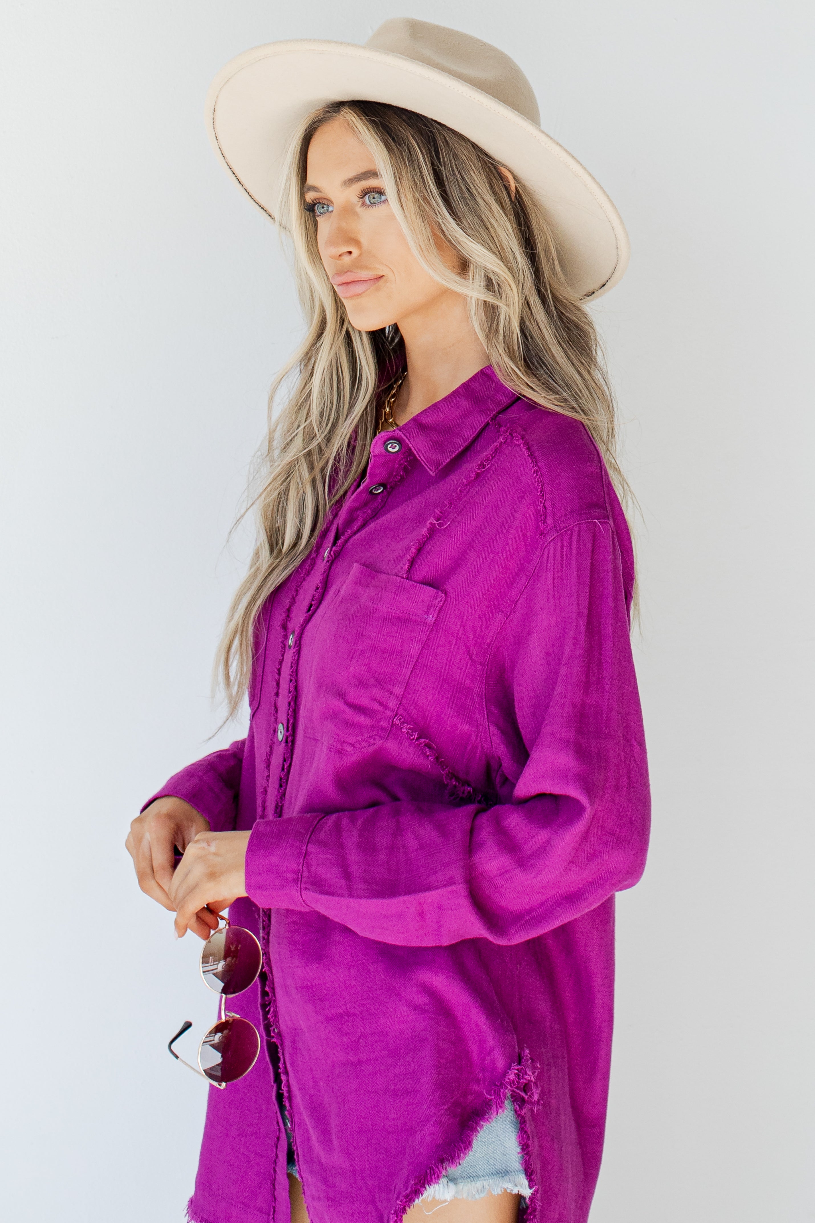 Linen Blouse in fuchsia side view