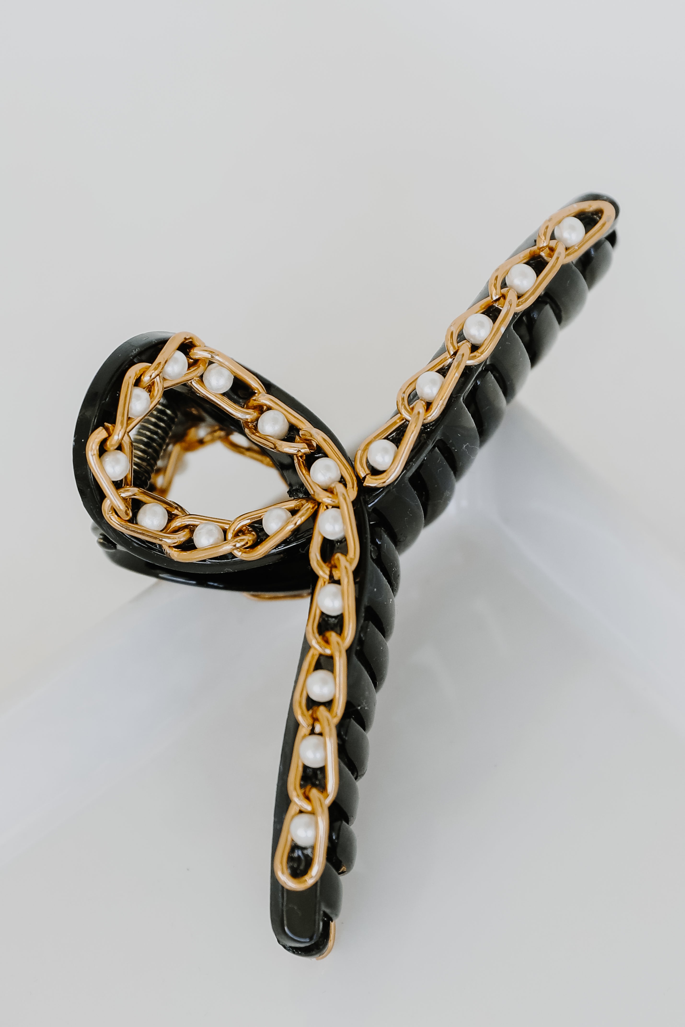 Pearl Chain Claw Hair Clip close up