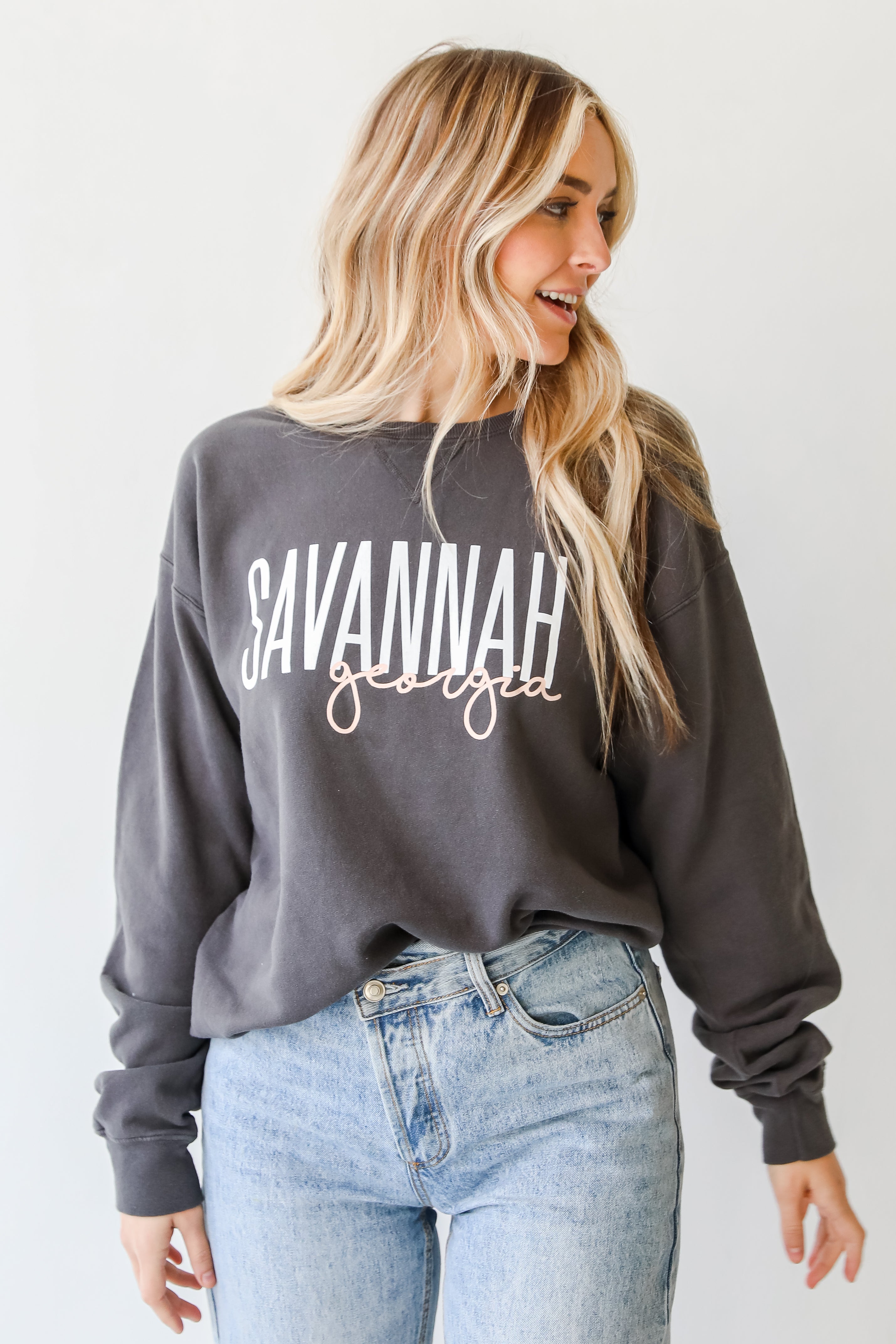 Charcoal Savannah Georgia Script Pullover. Graphic Sweatshirt. Georgia Sweatshirt.