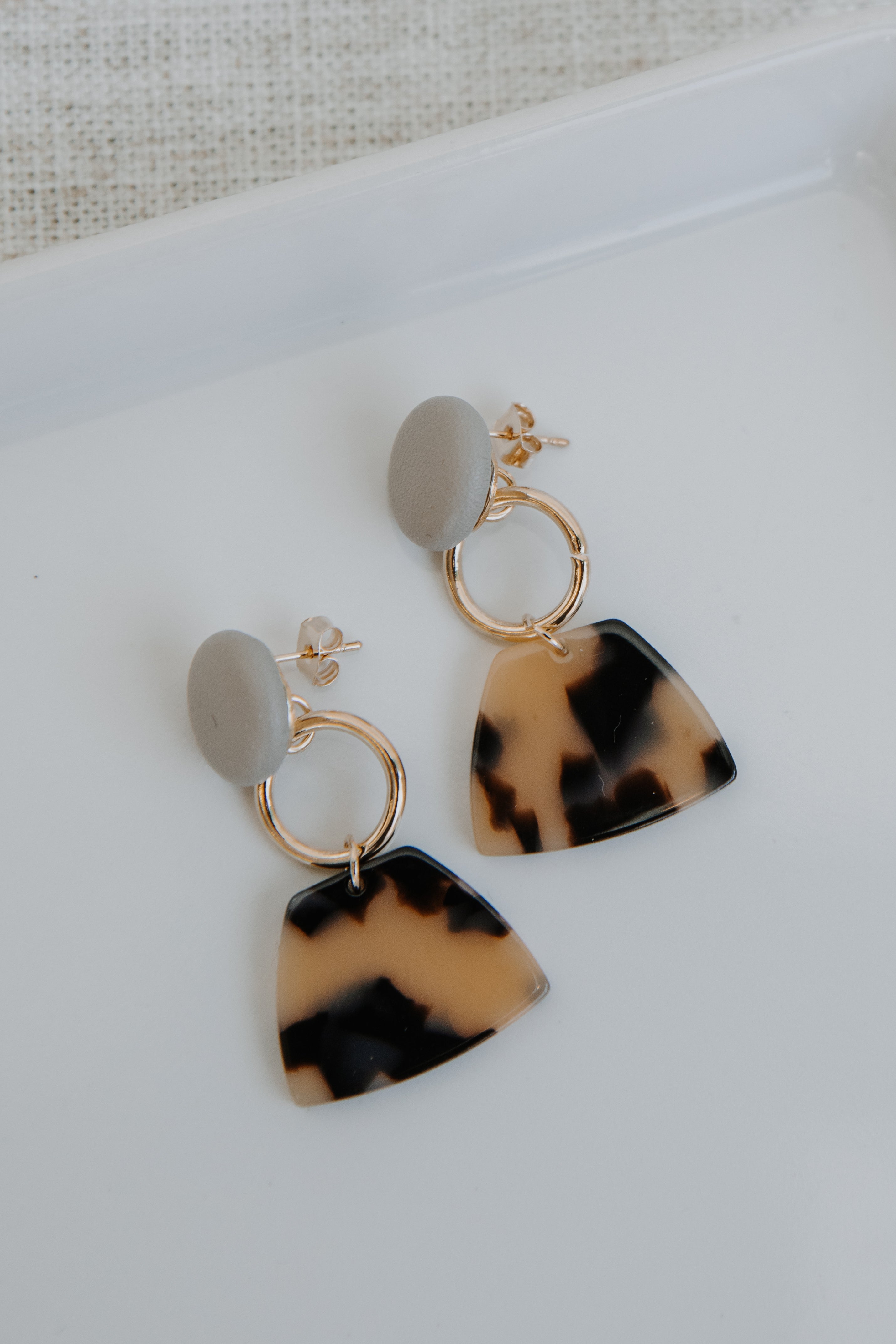 Drop Earrings in grey