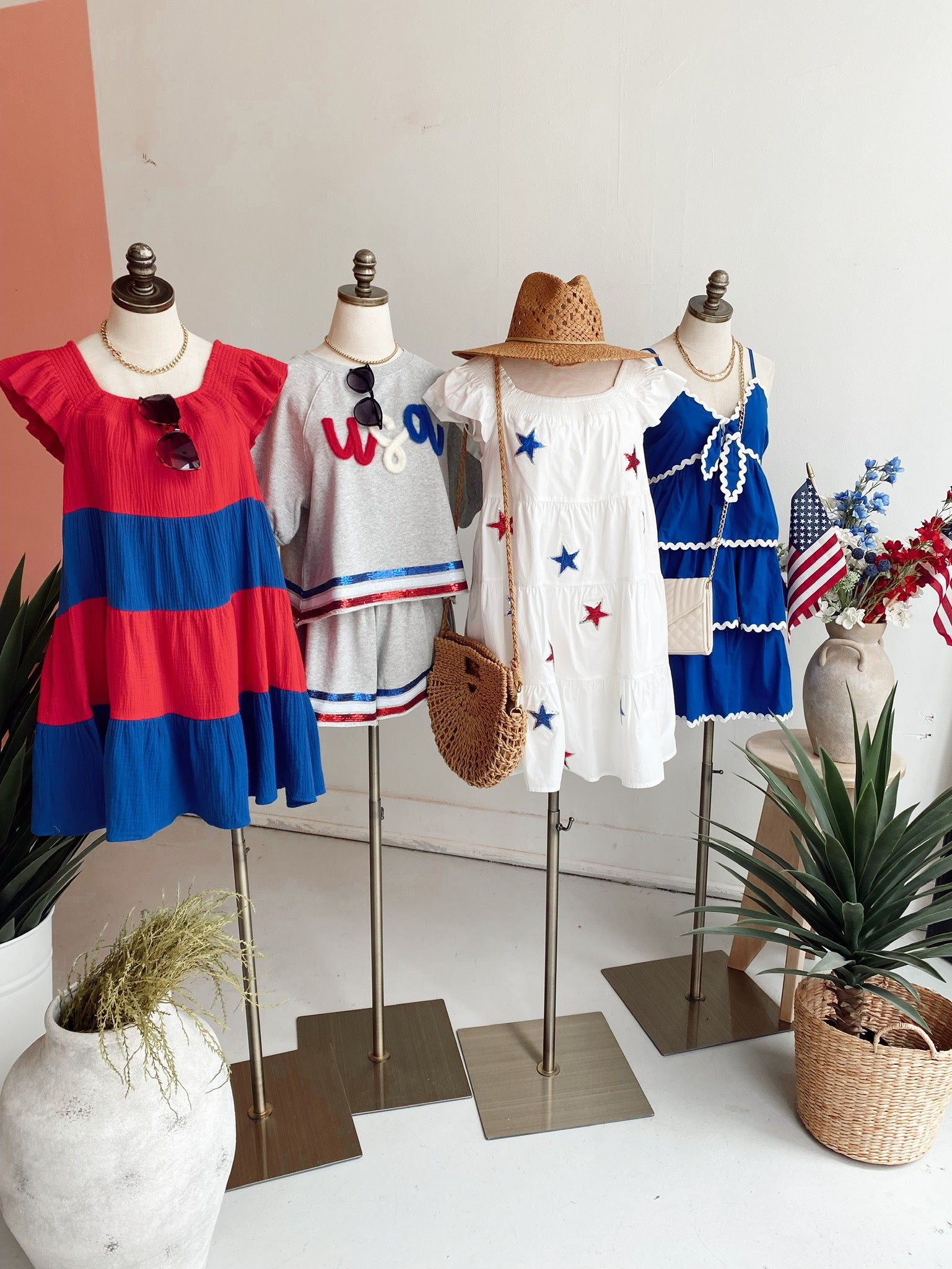 4 mannequins with cute 4th of july outfits