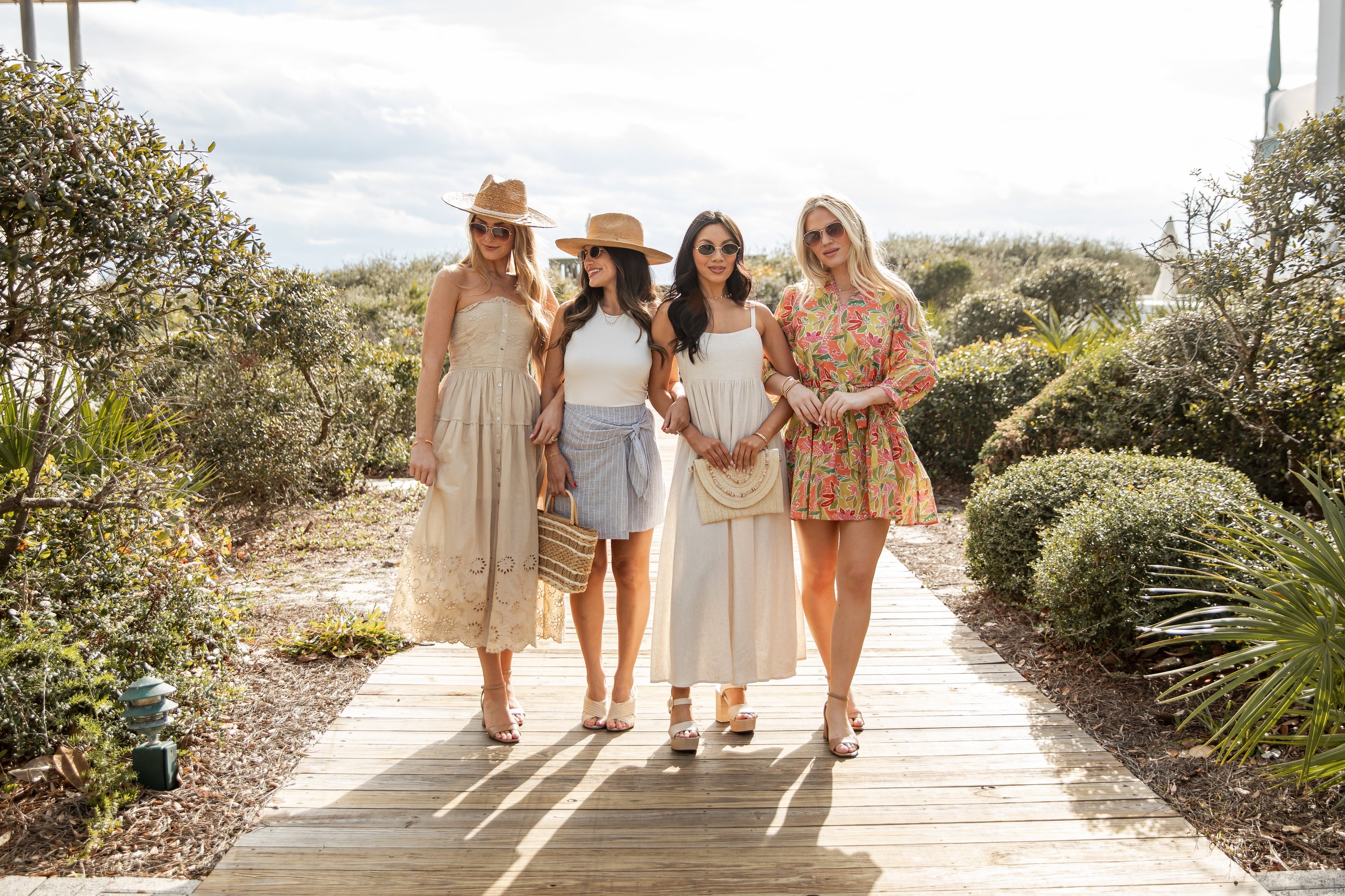 Spring Break Style Guide: 5 Easy Outfits for Your Getaway | DressUp Dress Up Spring Break Style Guide: 5 Easy Outfits for Your Getaway | DressUp Dress Up