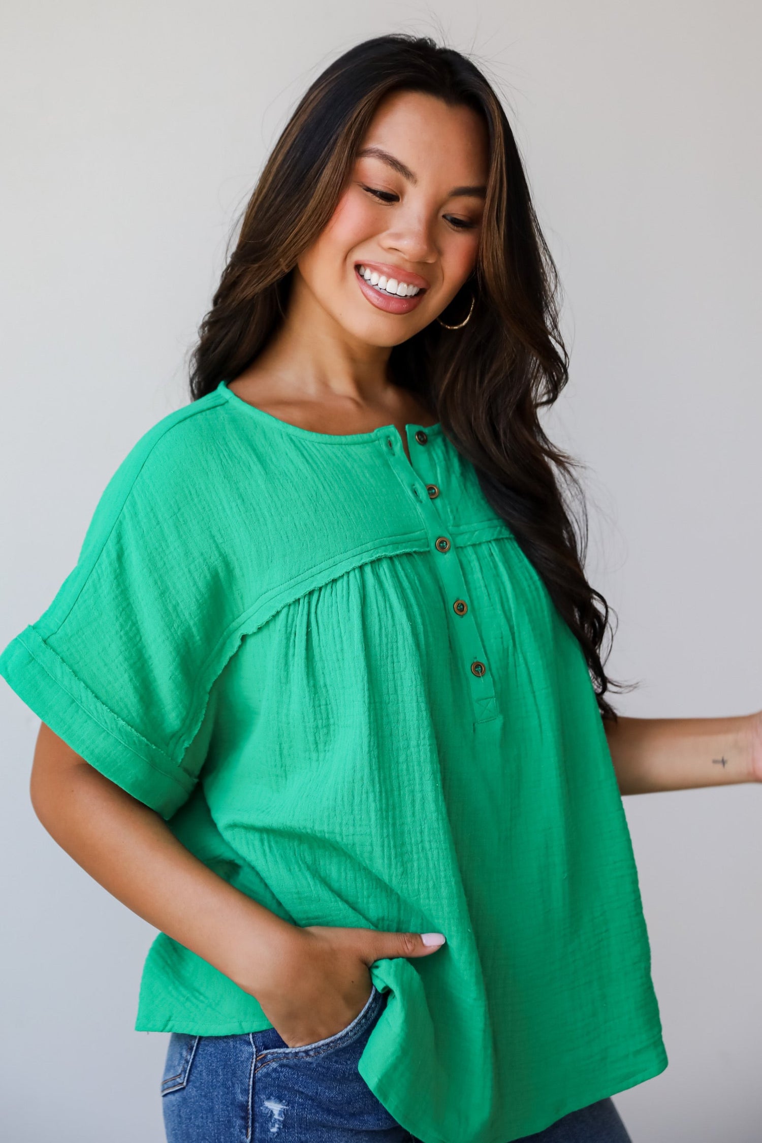 Sensational Instincts Kelly Green Linen Blouse