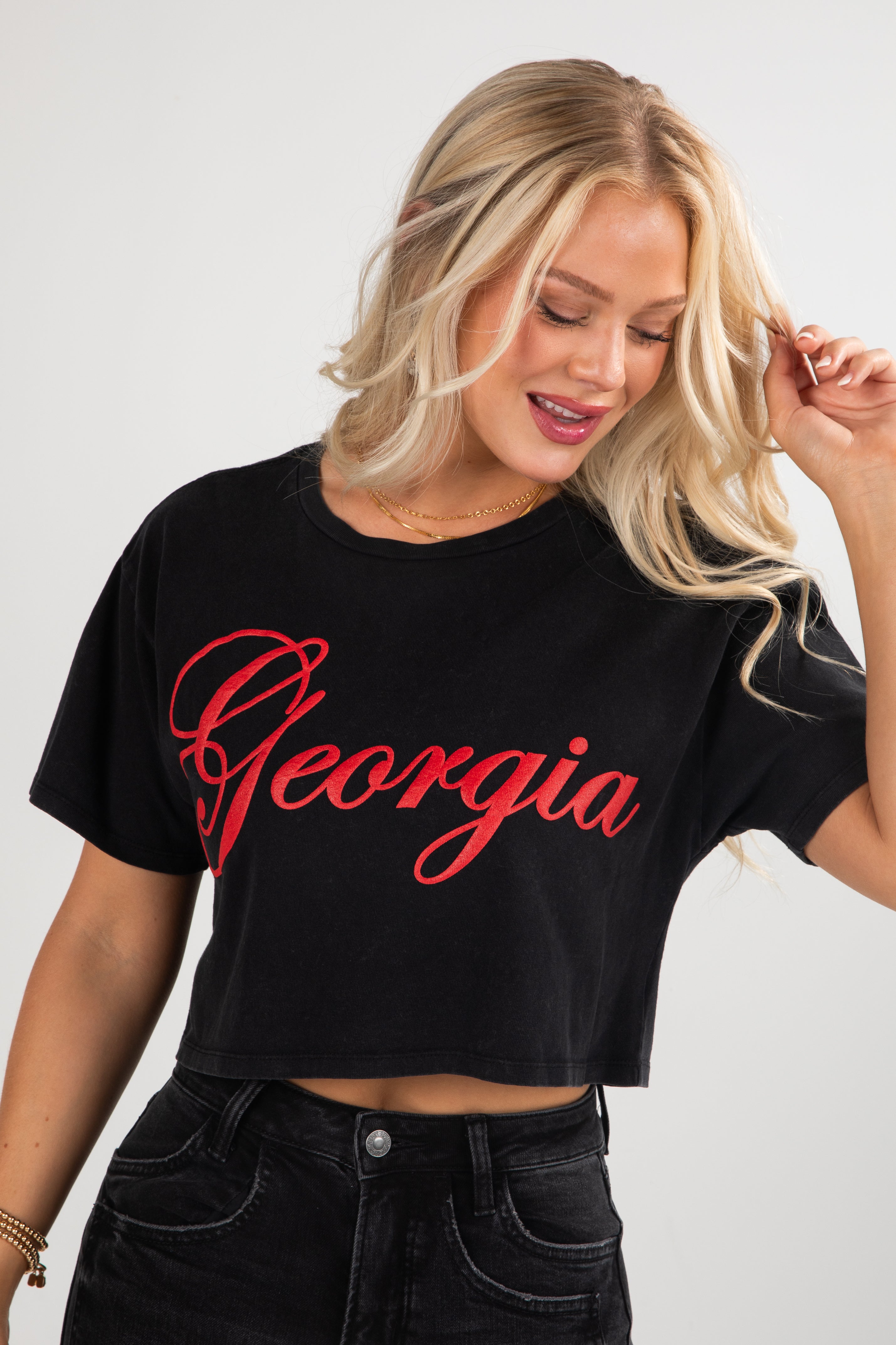 トップス 282 D&G Russian Star Slogan Tee Black XS Black Georgia Script Cropped Tee | DU Exclusives | Dress Up