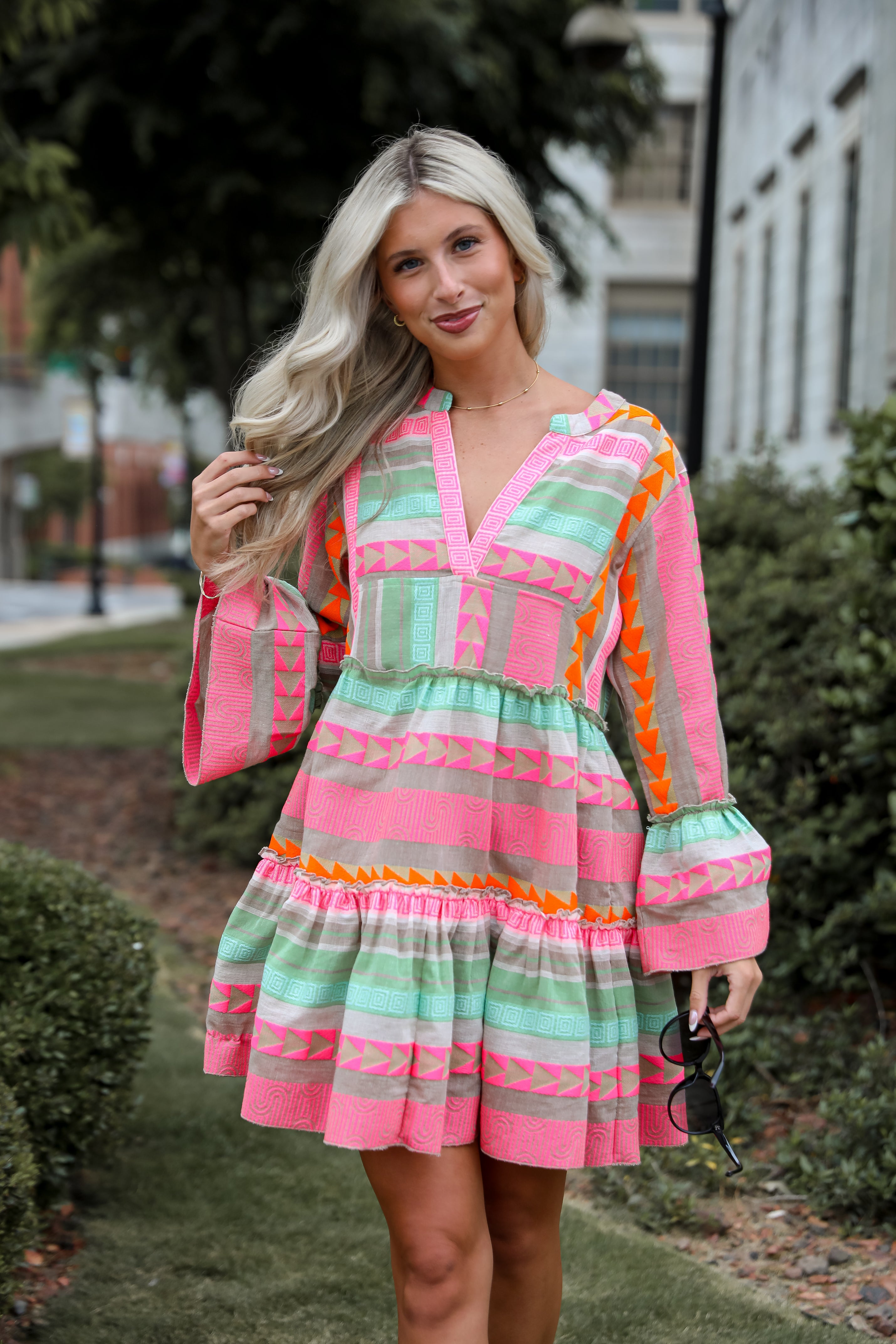 Pink & white Aztec print v-neck pullover tiered outlet mini baby doll dress XL