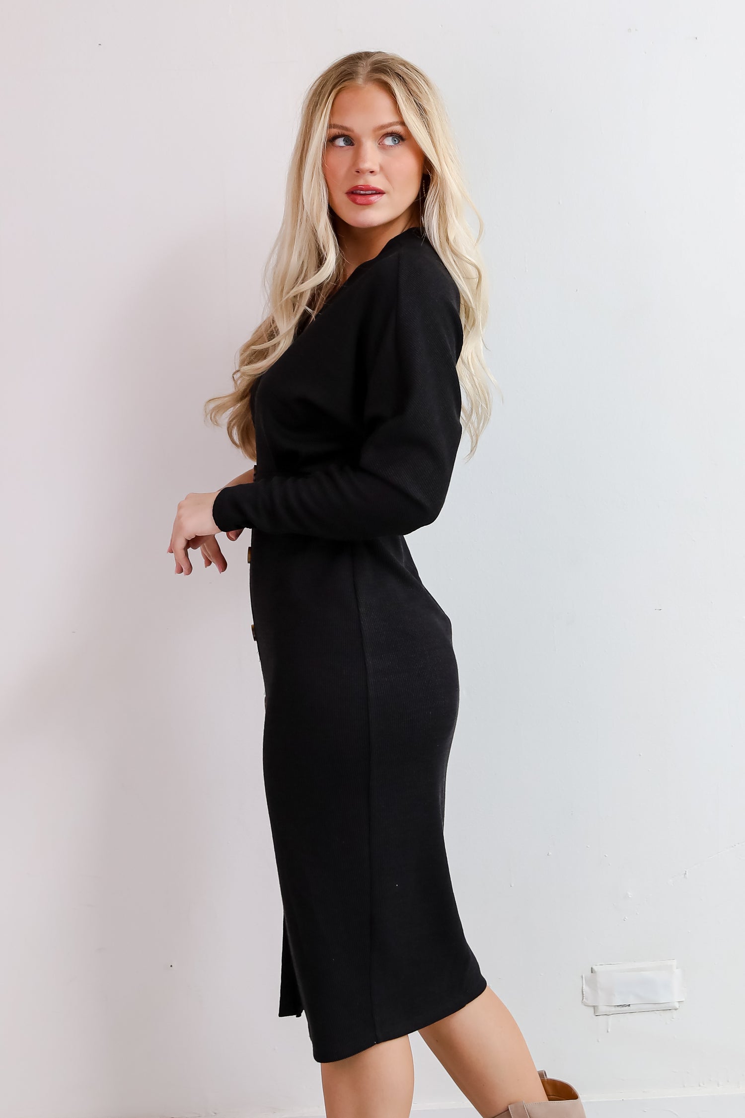 Exemplary Allure Black Ribbed Knit Midi Dress