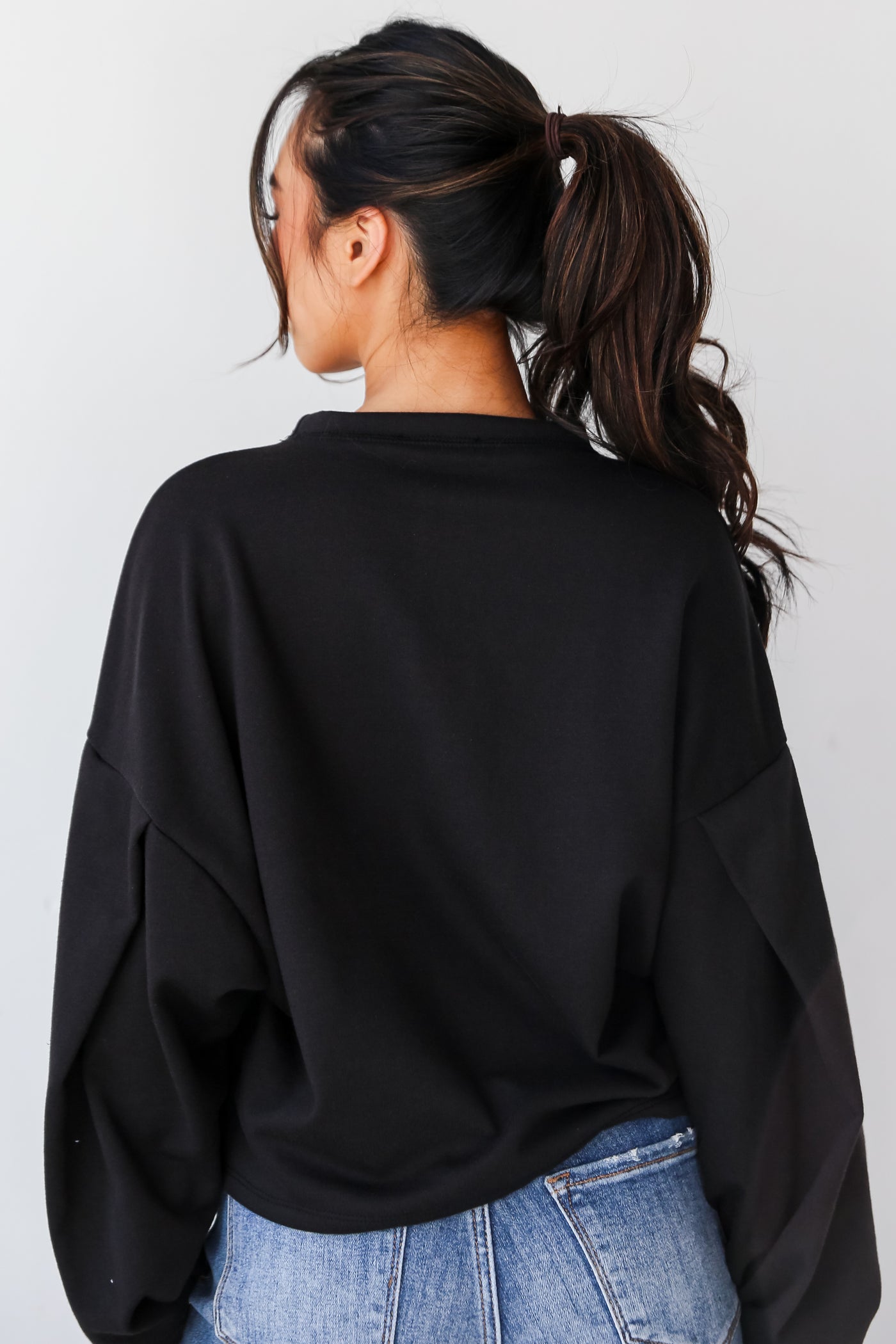 black pullovers for women