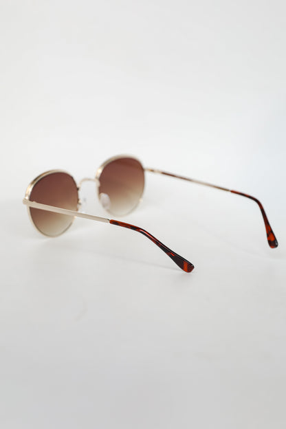 Throwing Shade Brown Round Sunglasses