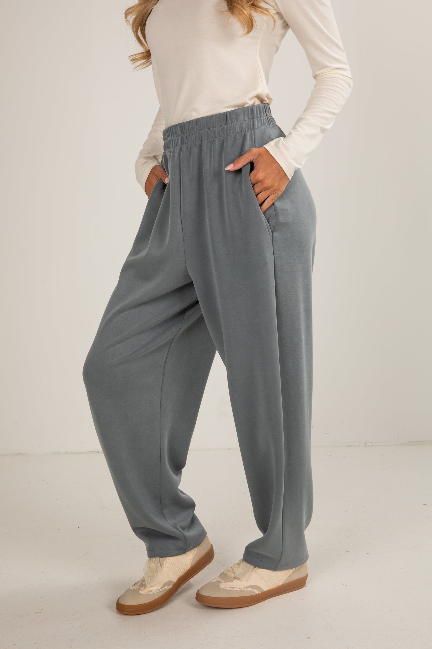 grey sweatpants