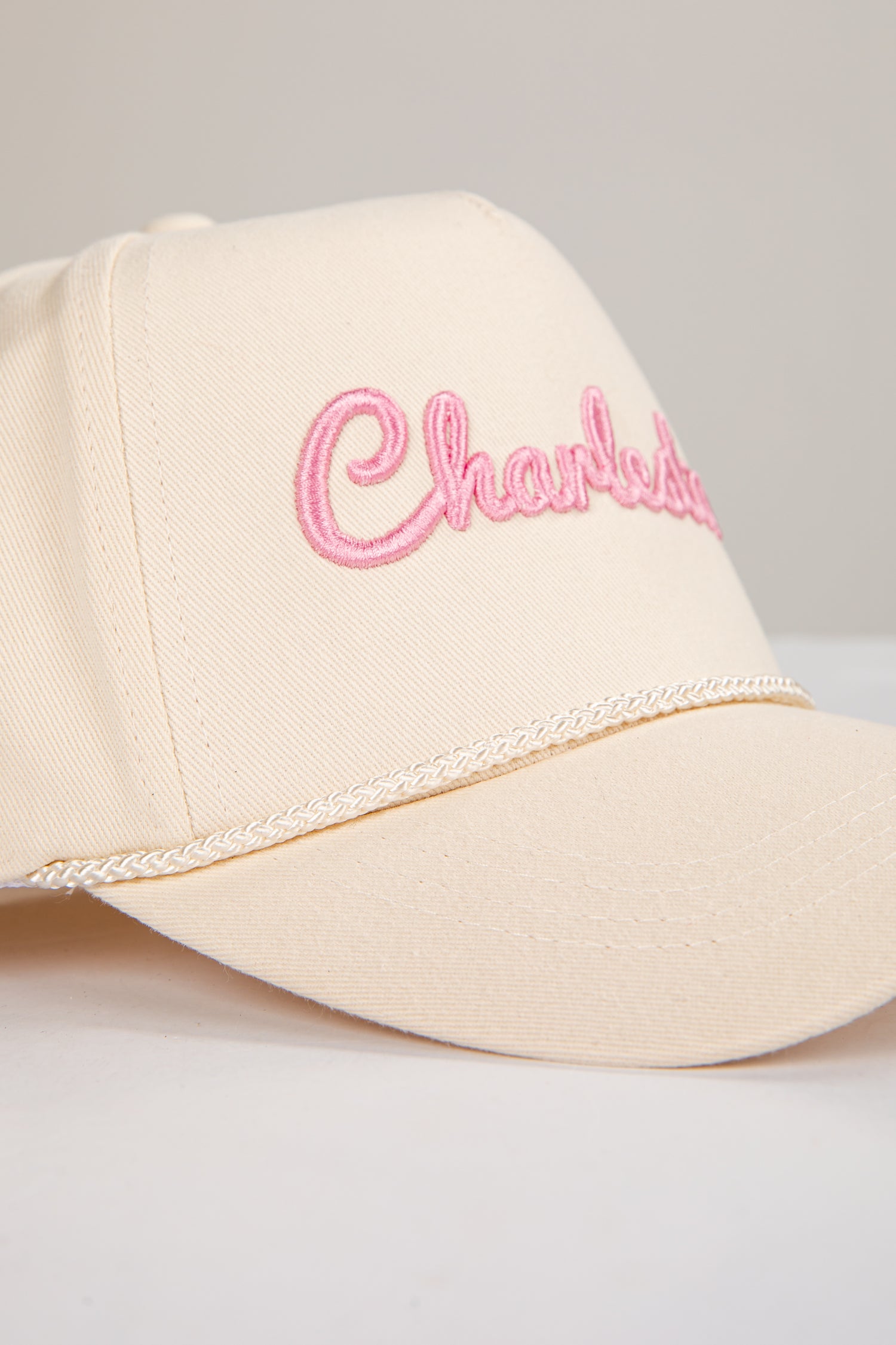 Beige cap with pink &