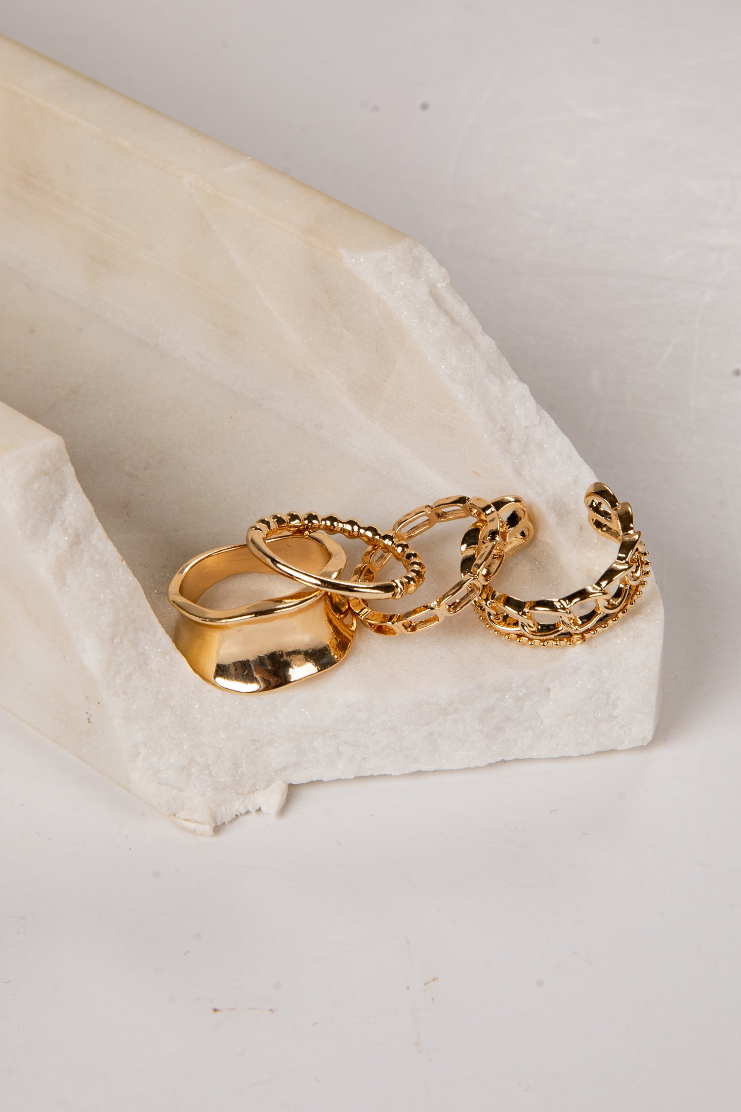 gold dress rings Dress ring with 6.97 carats* of diamond simulants in 10 carat yellow gold