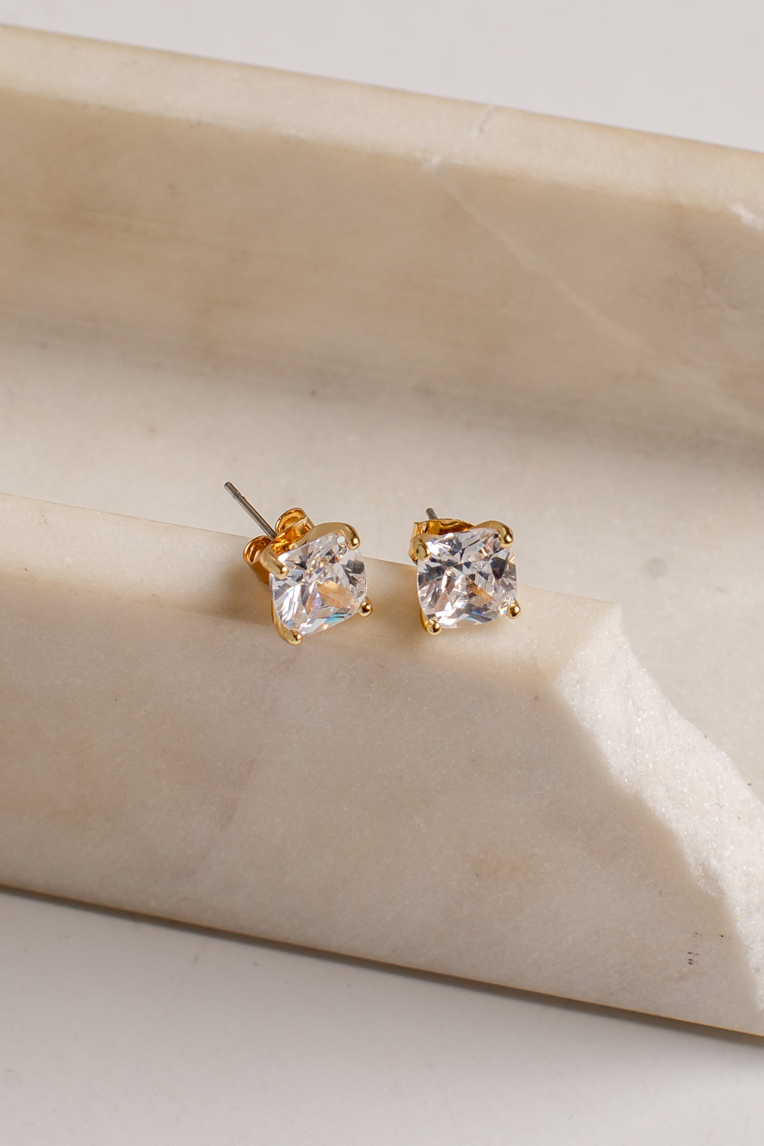 gold diamond stud earrings