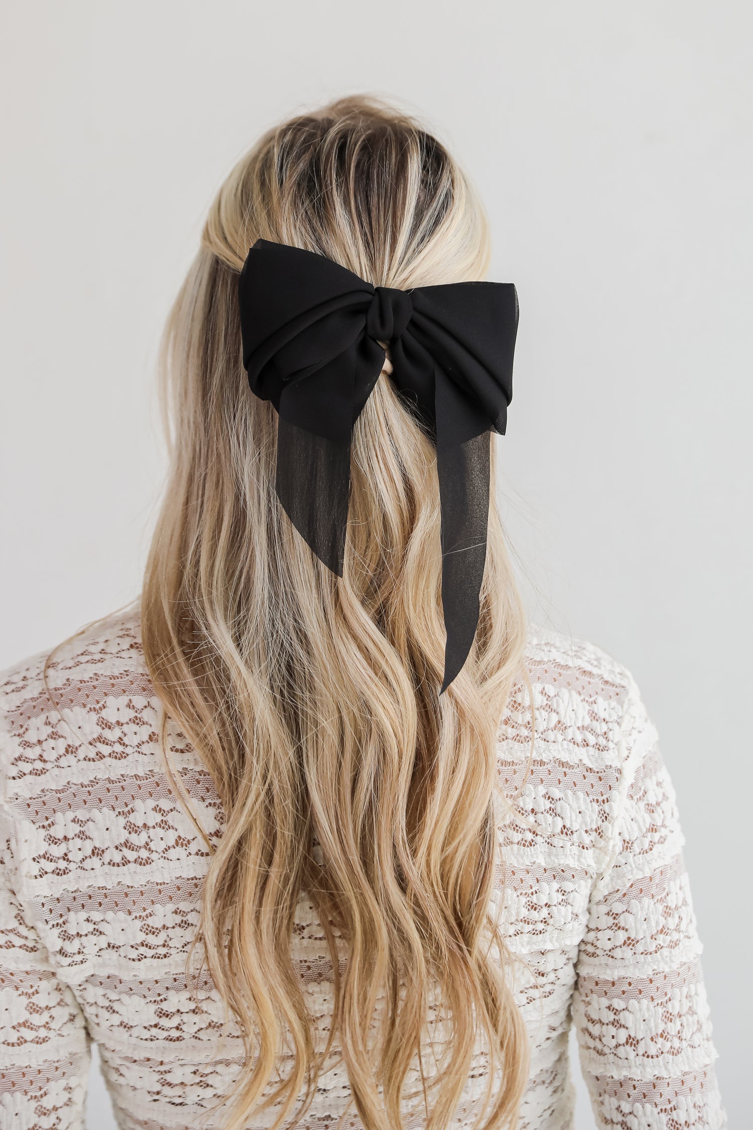 Luxe Poise Bow Hair Clip