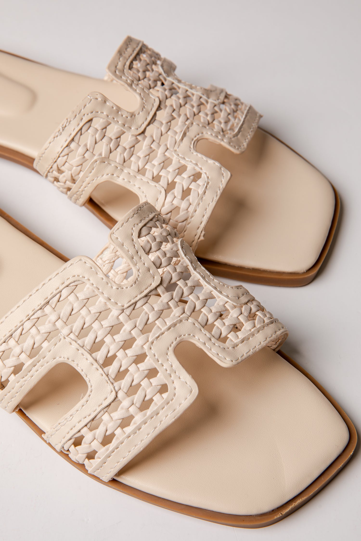 Coastal Ease Ivory Comfort Sandals | Trendy Women's Shoes Coastal Ease Ivory Comfort Sandals | Trendy Women's Shoes