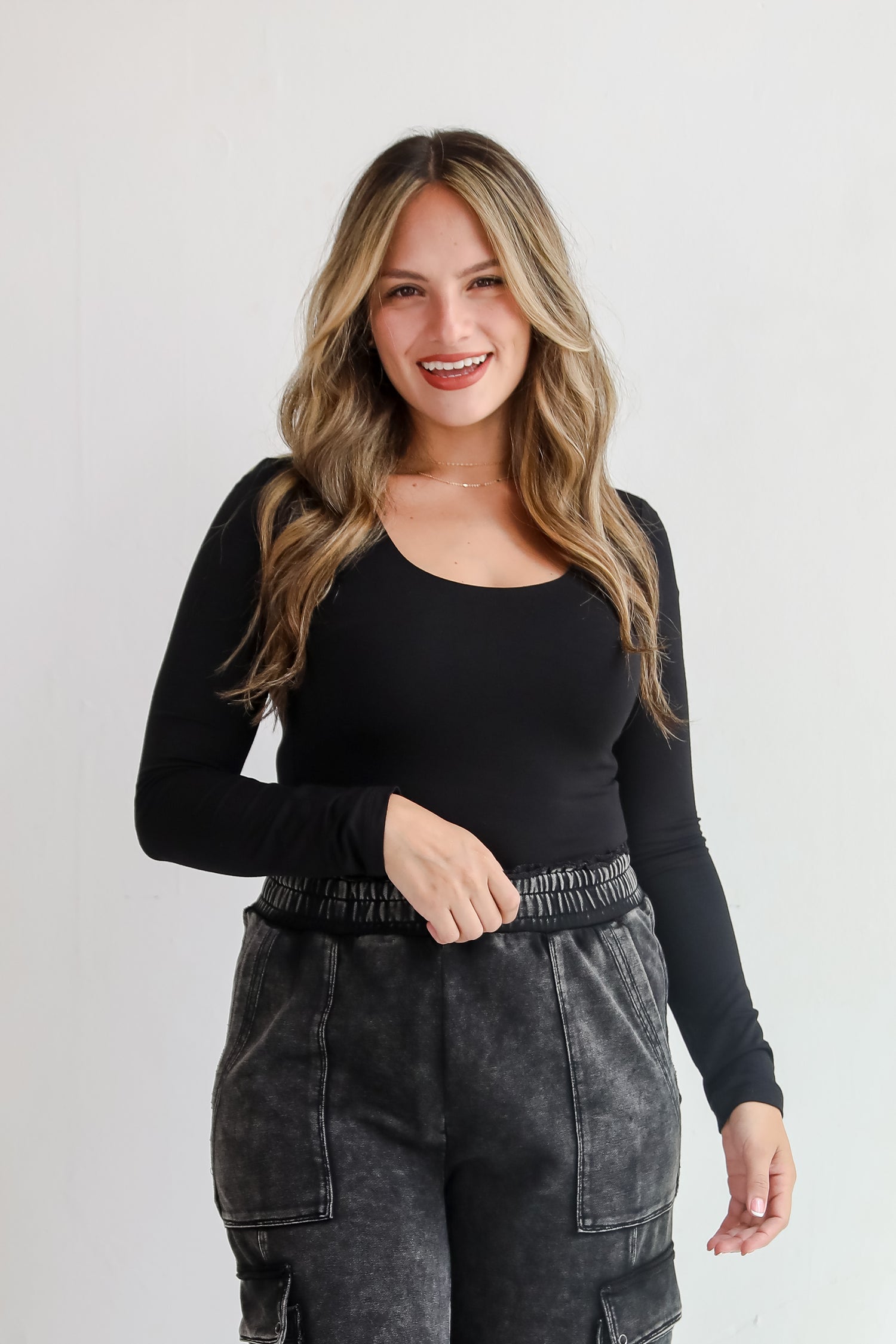 Liz Everyday Scoop Neck Long Sleeve Cropped Tee