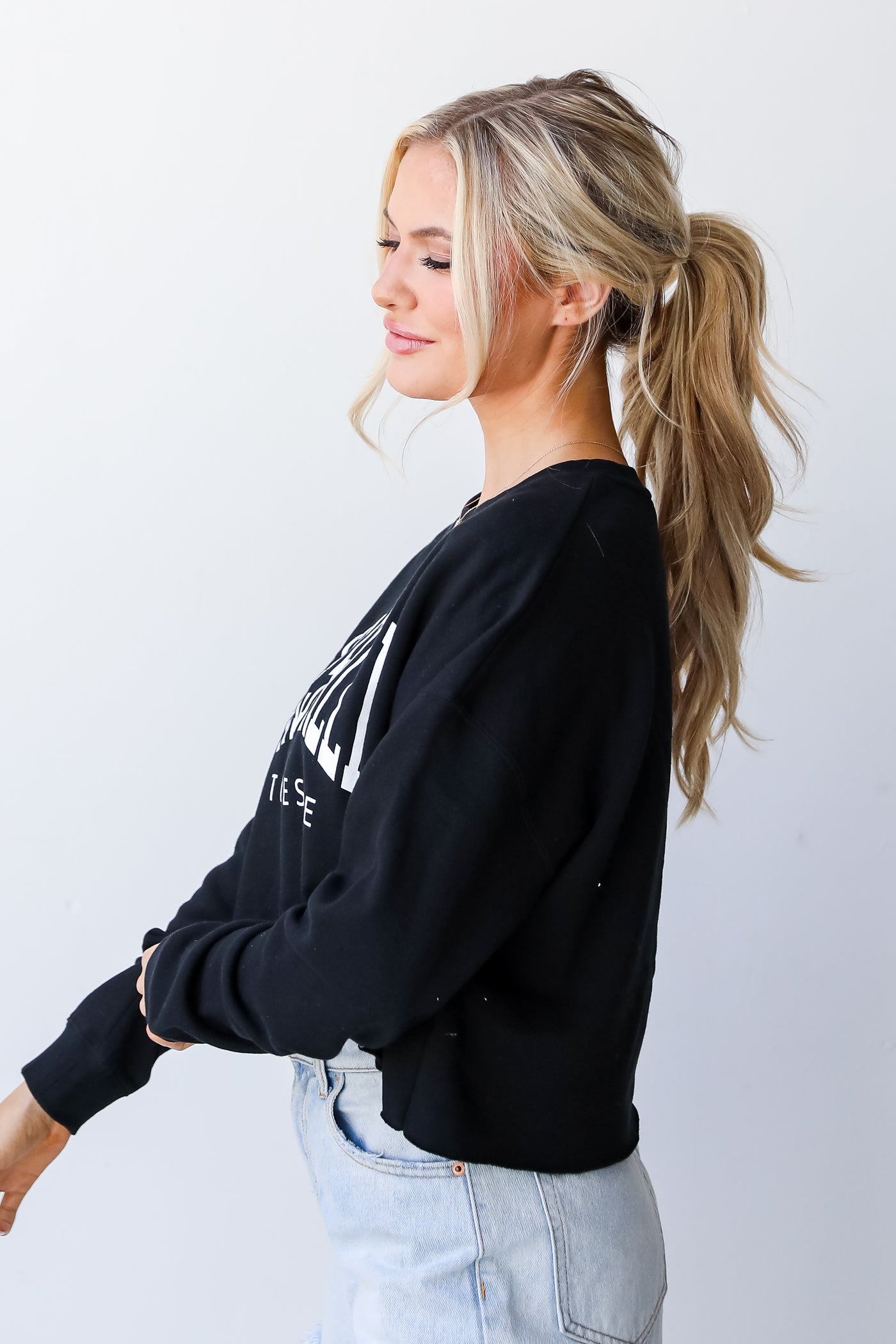 Black Nashville Tennessee Cropped Pullover side view