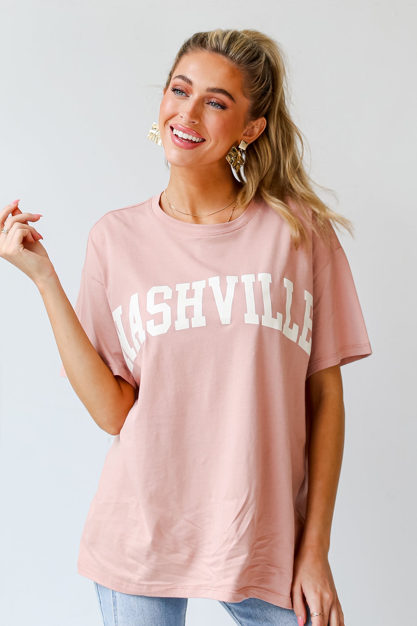 Blush Nashville Graphic Tee on model