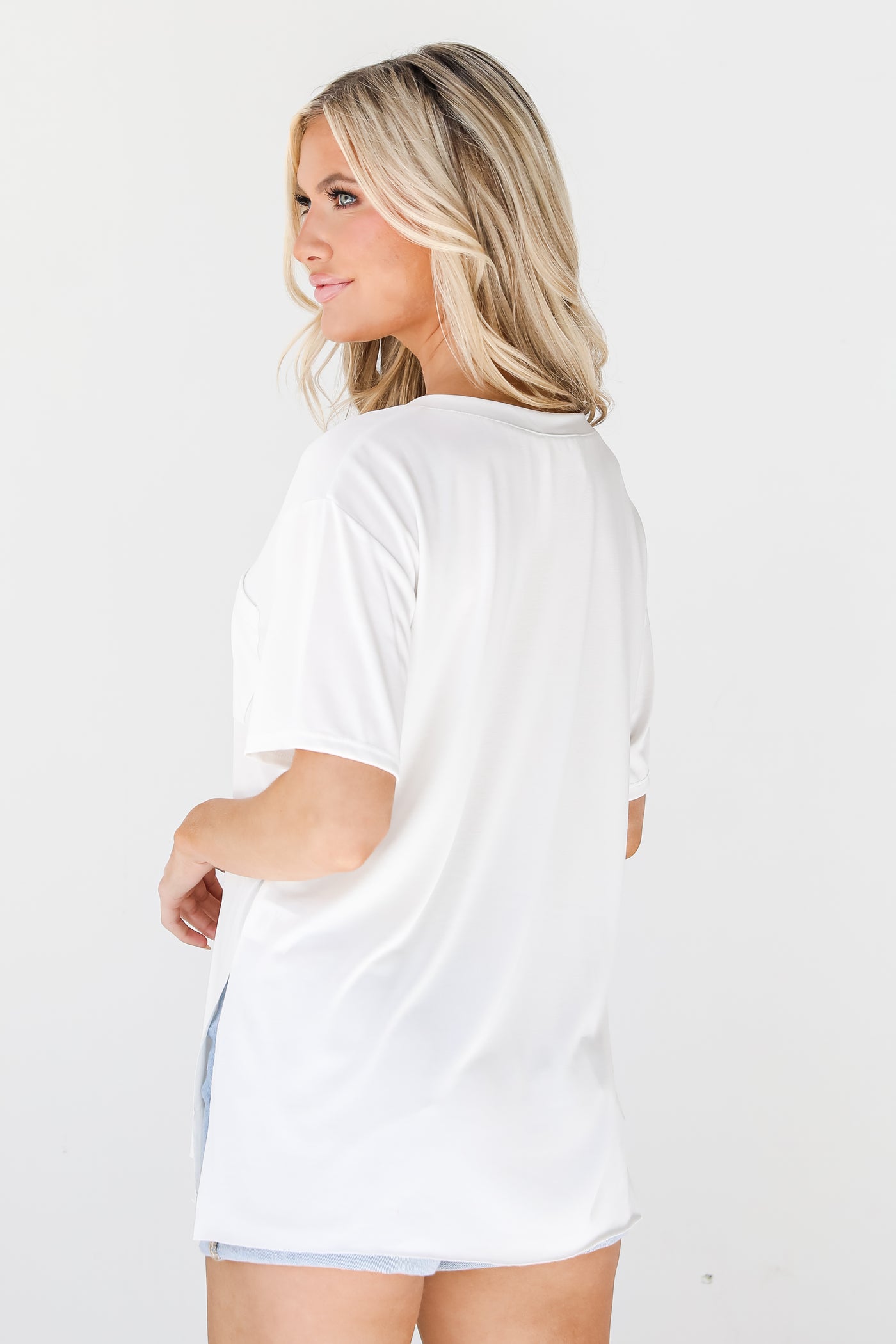 white Everyday Pocket Tee back view
