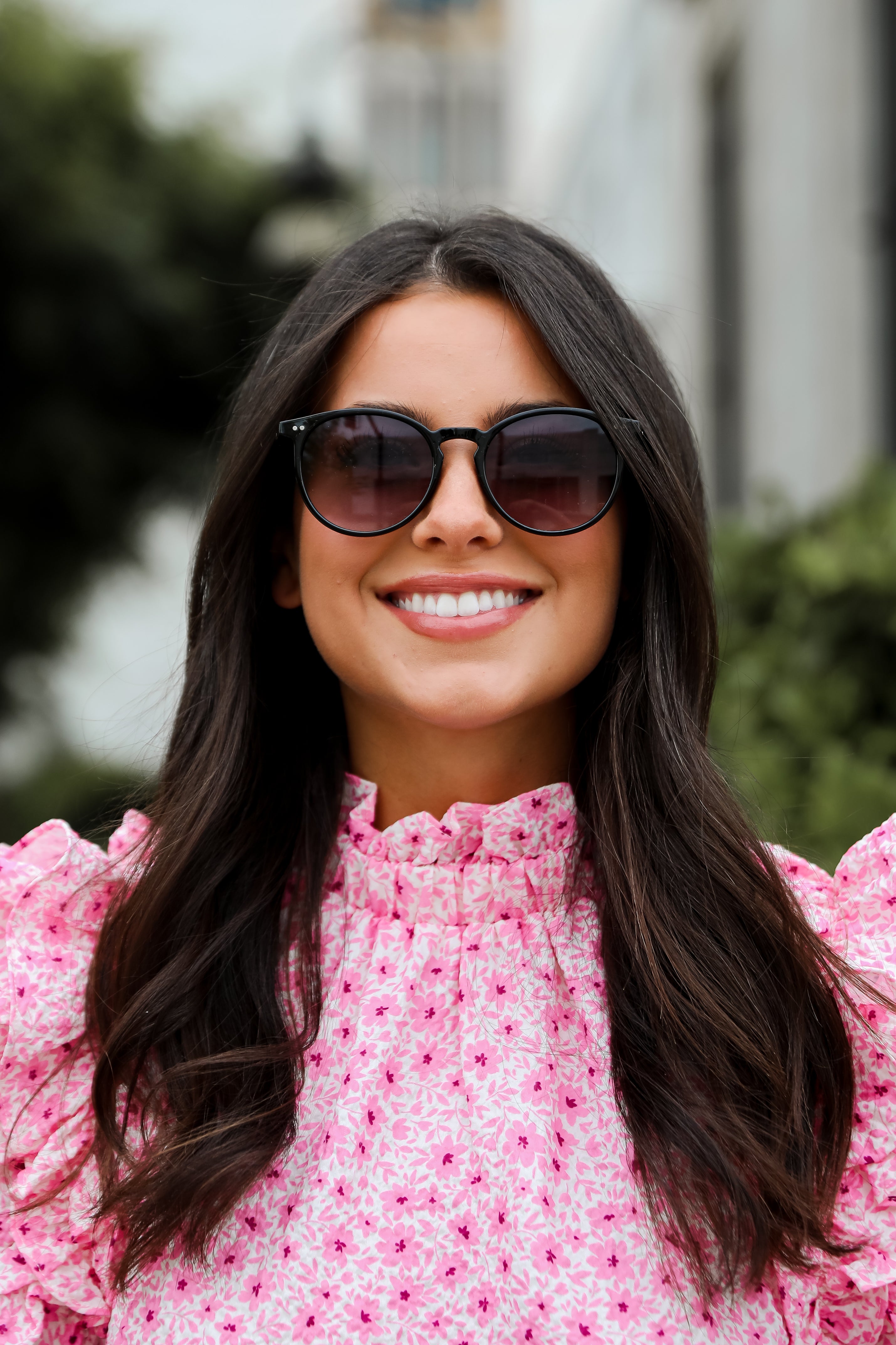 Perfectly Iconic Black Round Sunglasses