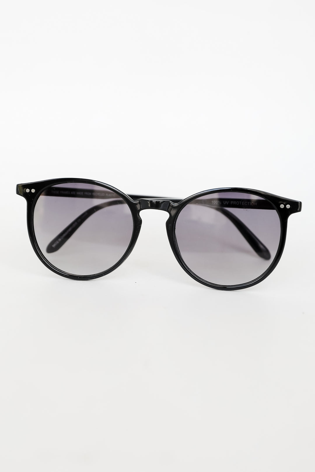 Perfectly Iconic Black Round Sunglasses