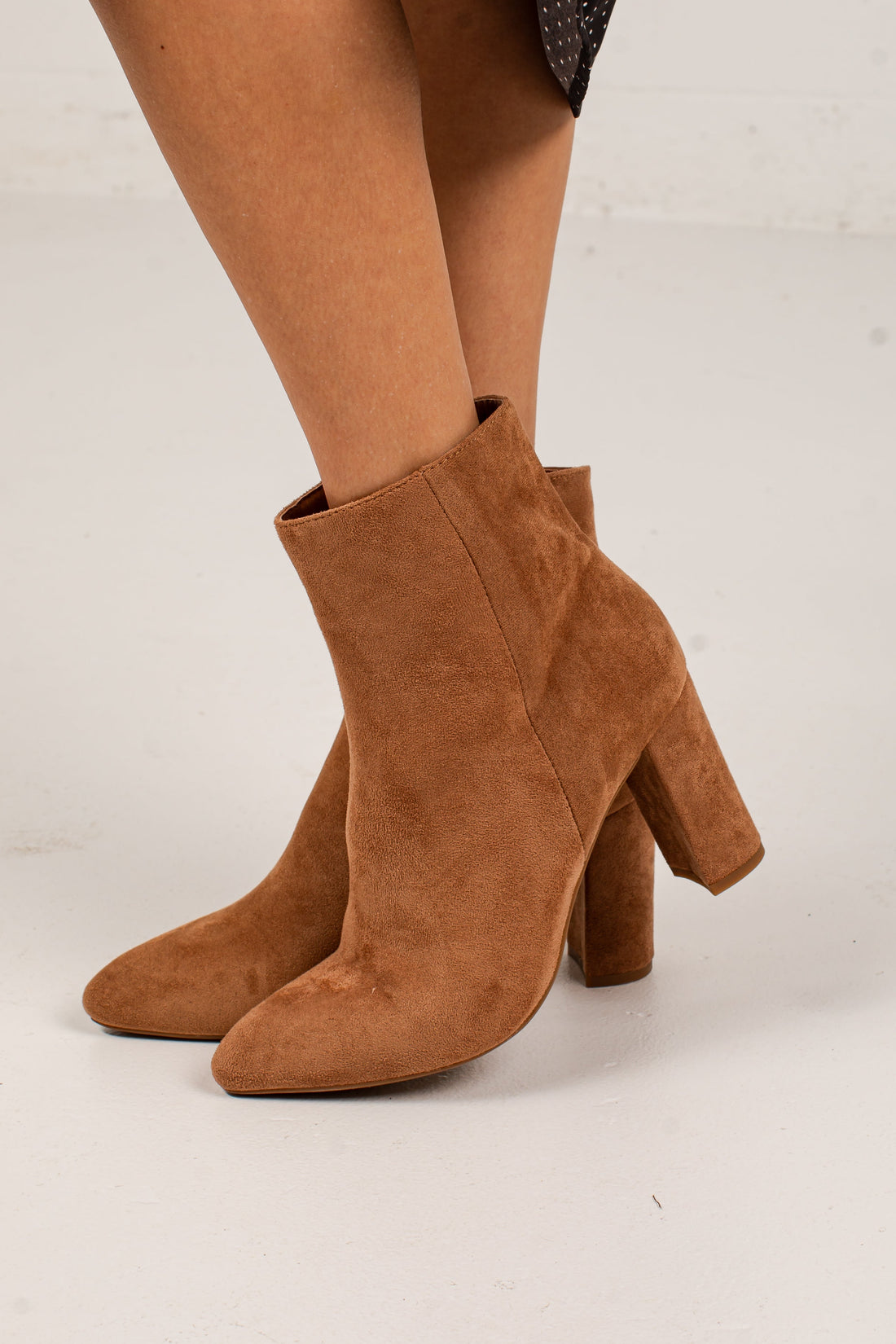 A pair of women&