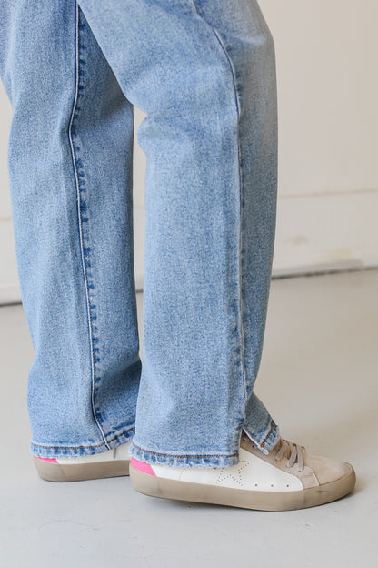 light wash Dad Jeans close up side view