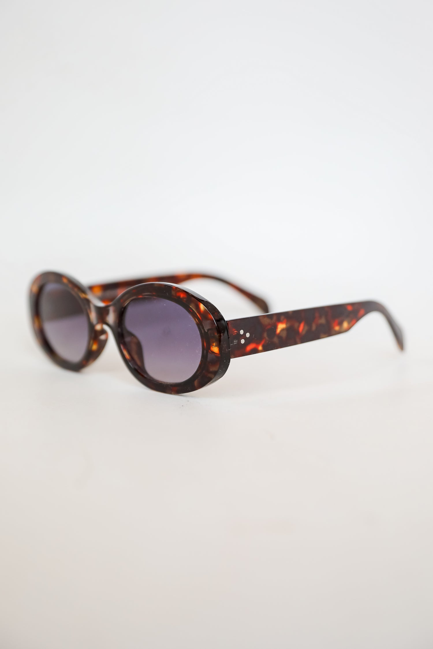 Main Frame Tortoise Oval Sunglasses