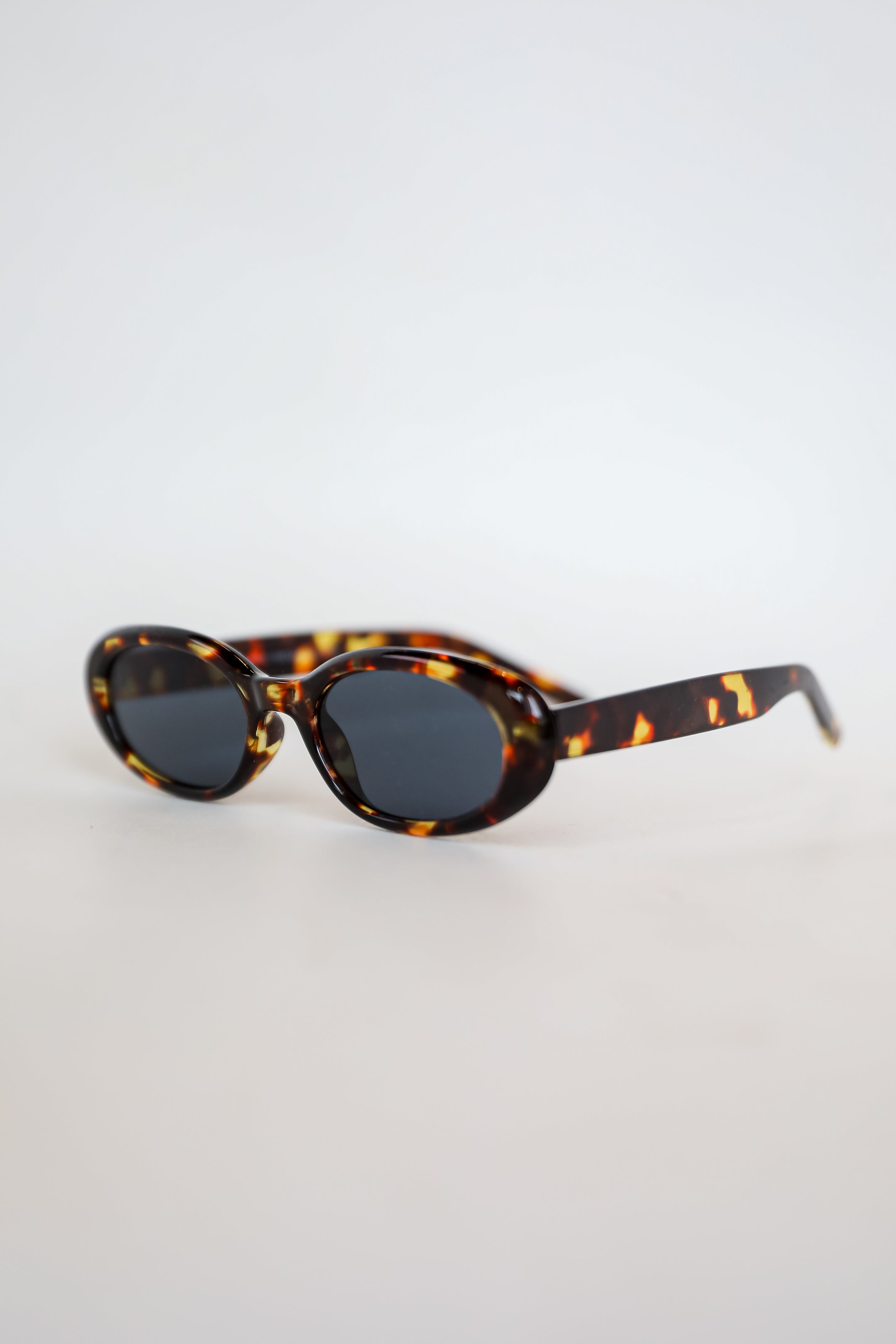 Chic Gaze Oval Sunglasses