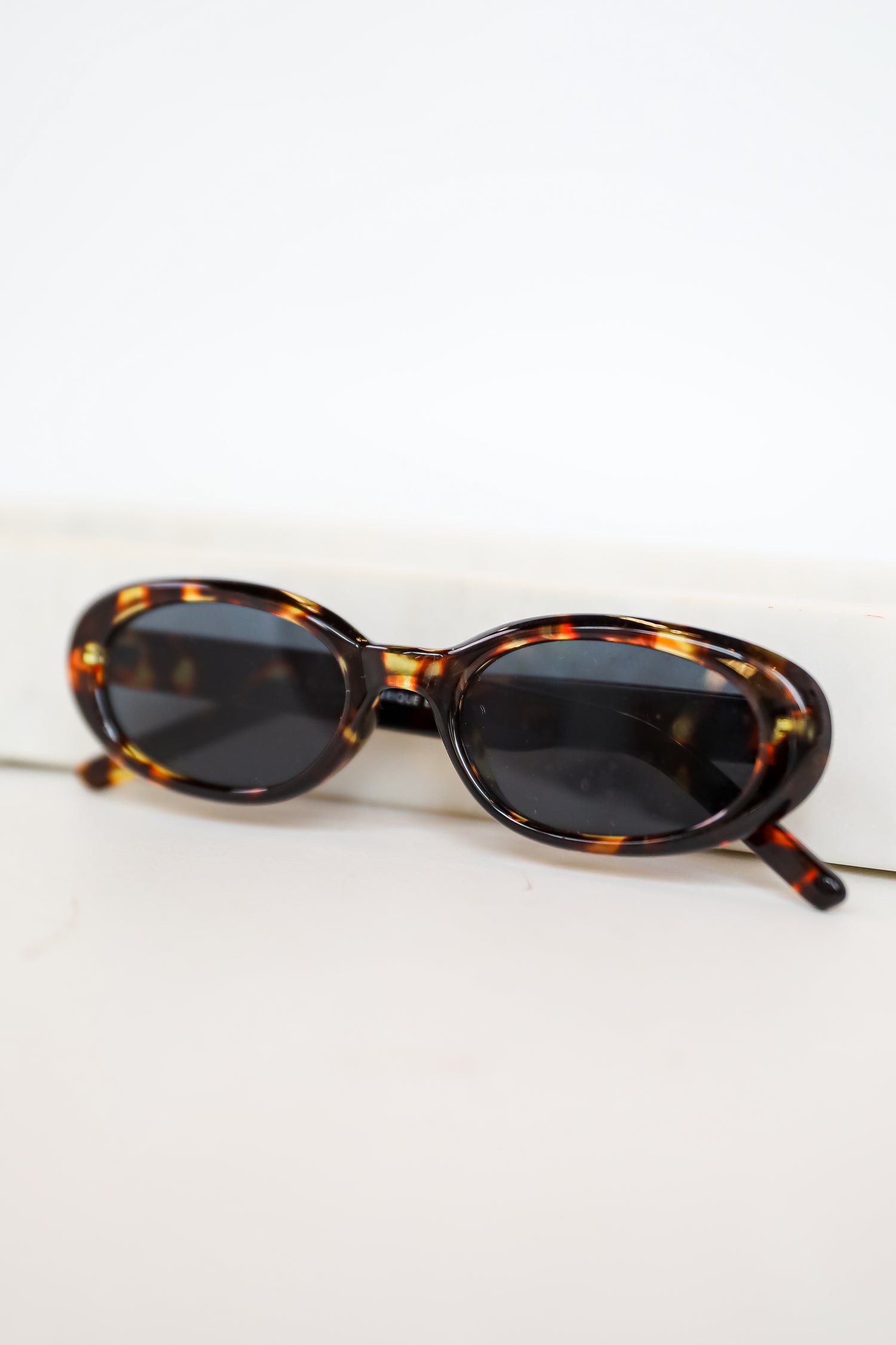 Chic Gaze Oval Sunglasses