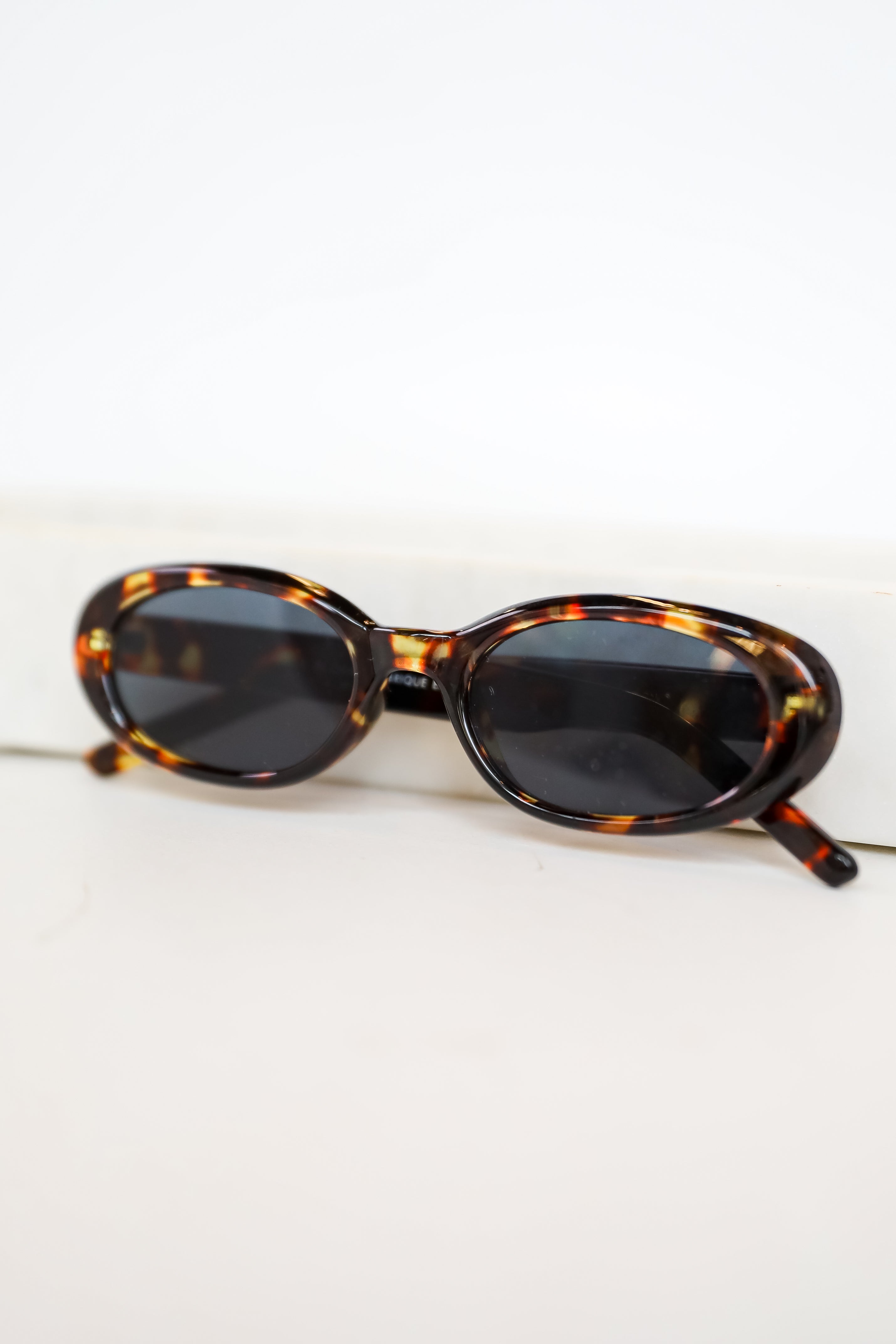 Chic Gaze Oval Sunglasses