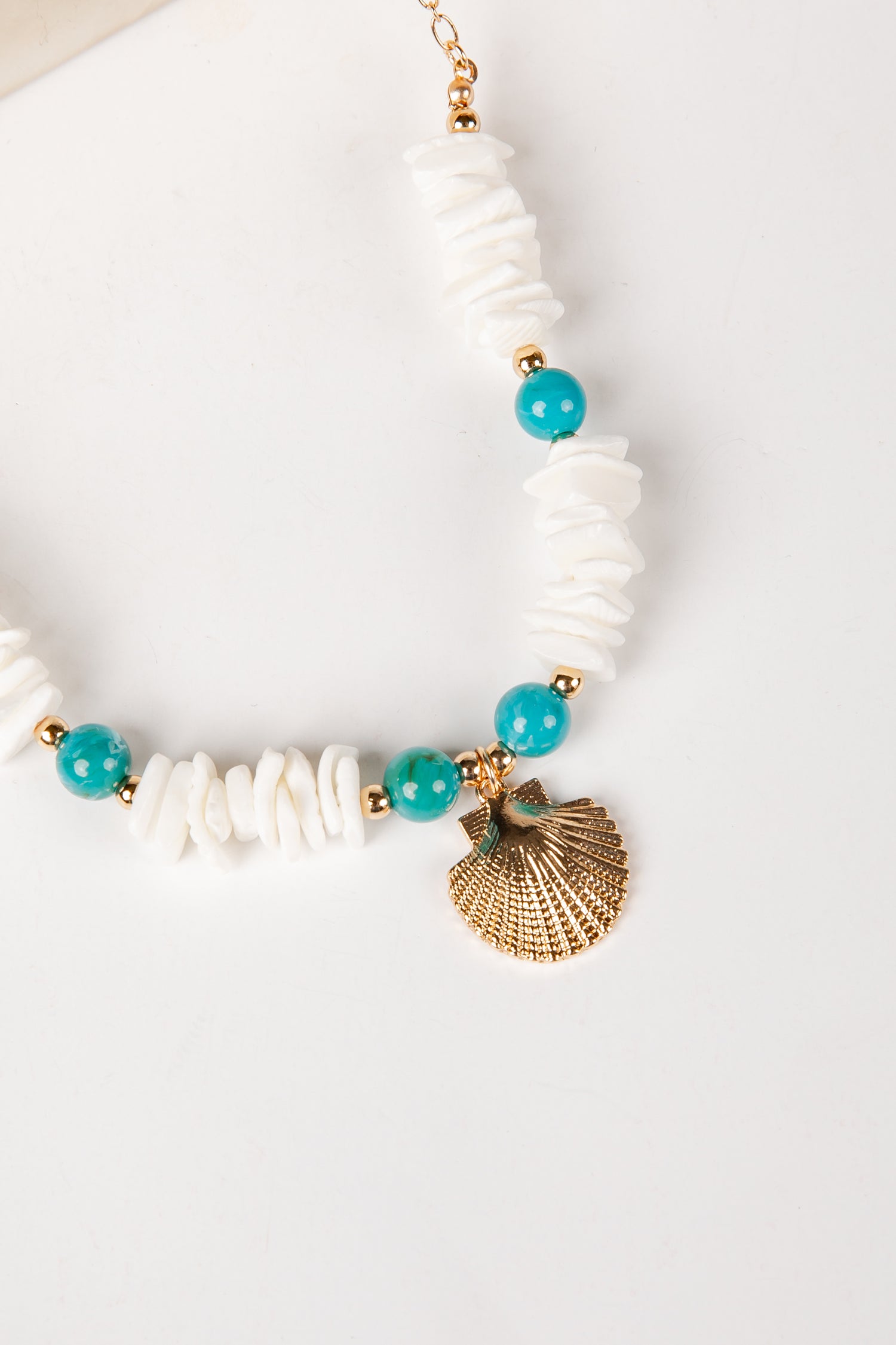 Turquoise Beaded Shell Necklace | Trendy Women's Jewelry