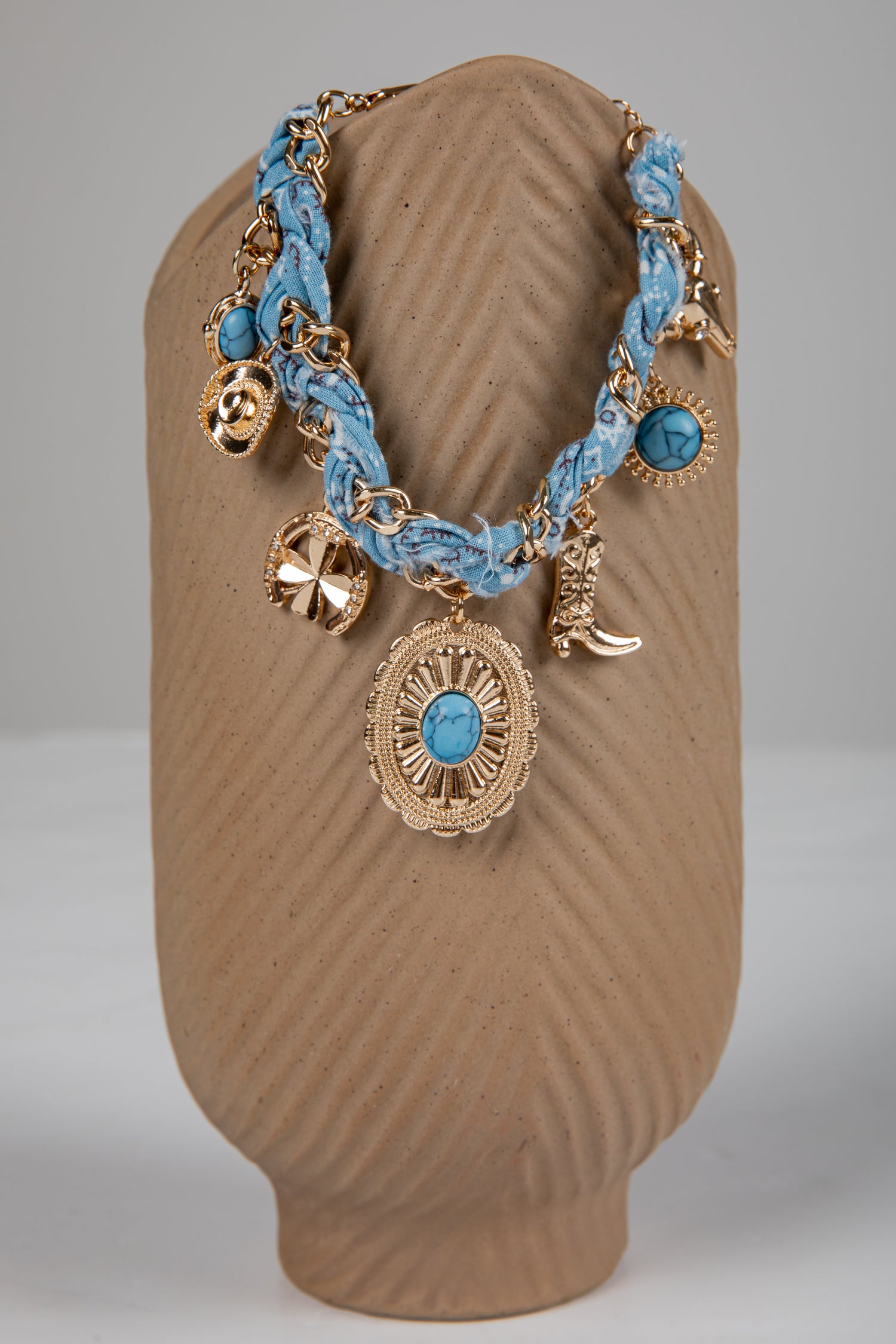 brown dress with turquoise jewelry What Color Jewelry to Wear With a Brown Dress