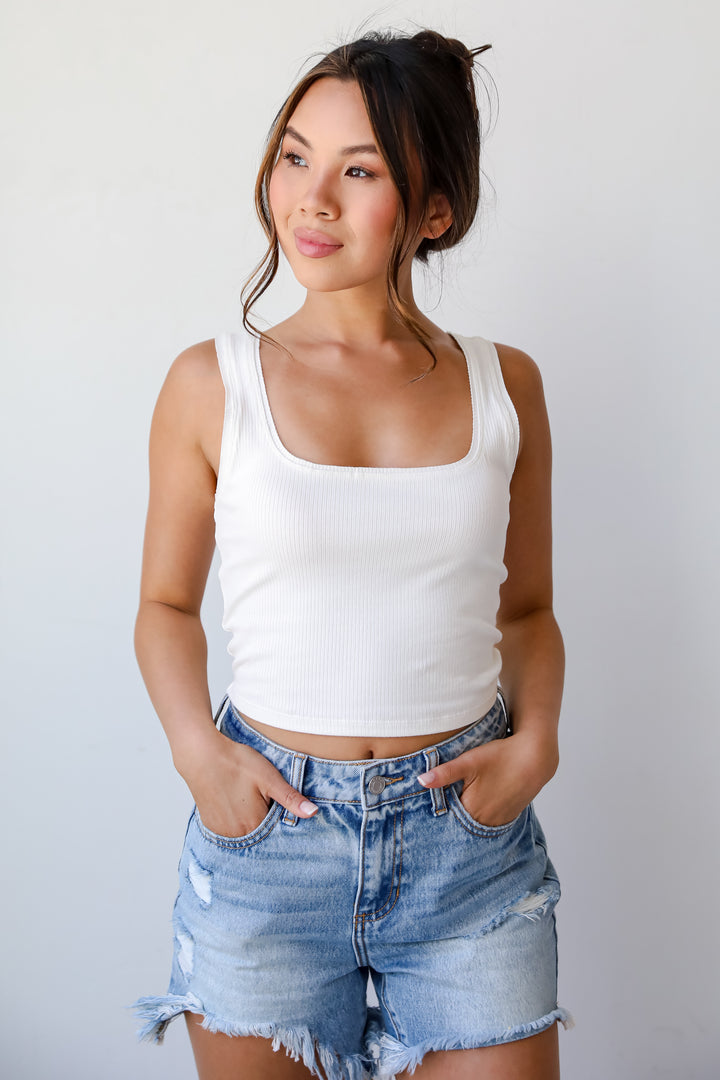 Cass Everyday Off White Cropped Tank - DU DEAL