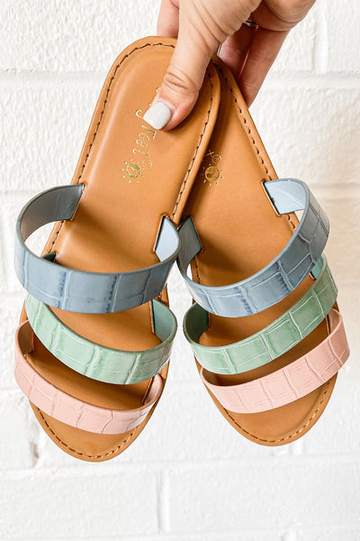 Strappy Slide Sandals in pink close up