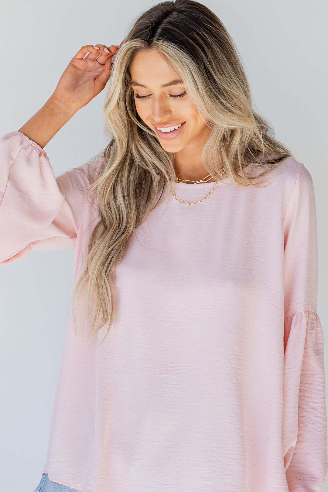 Blouse in blush close up