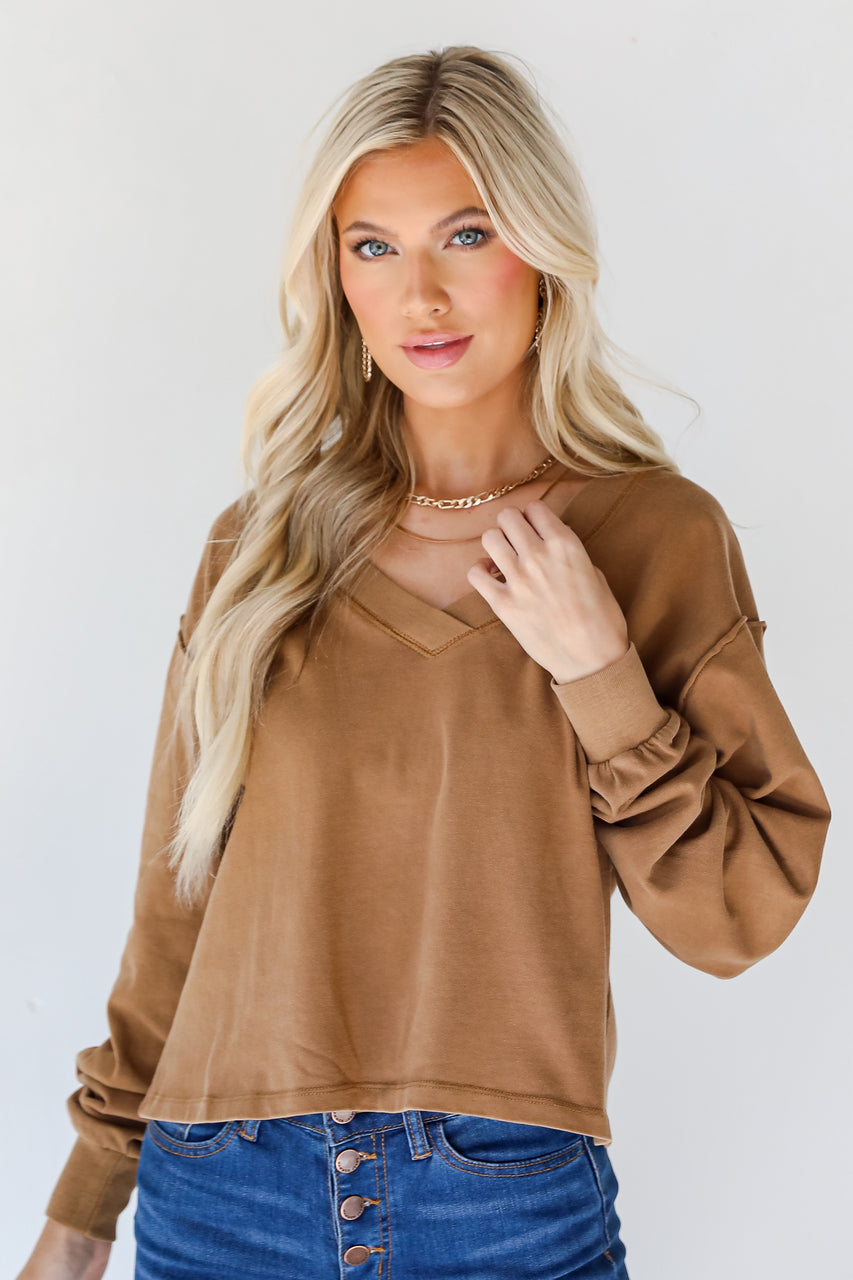 Cropped Pullover in tan